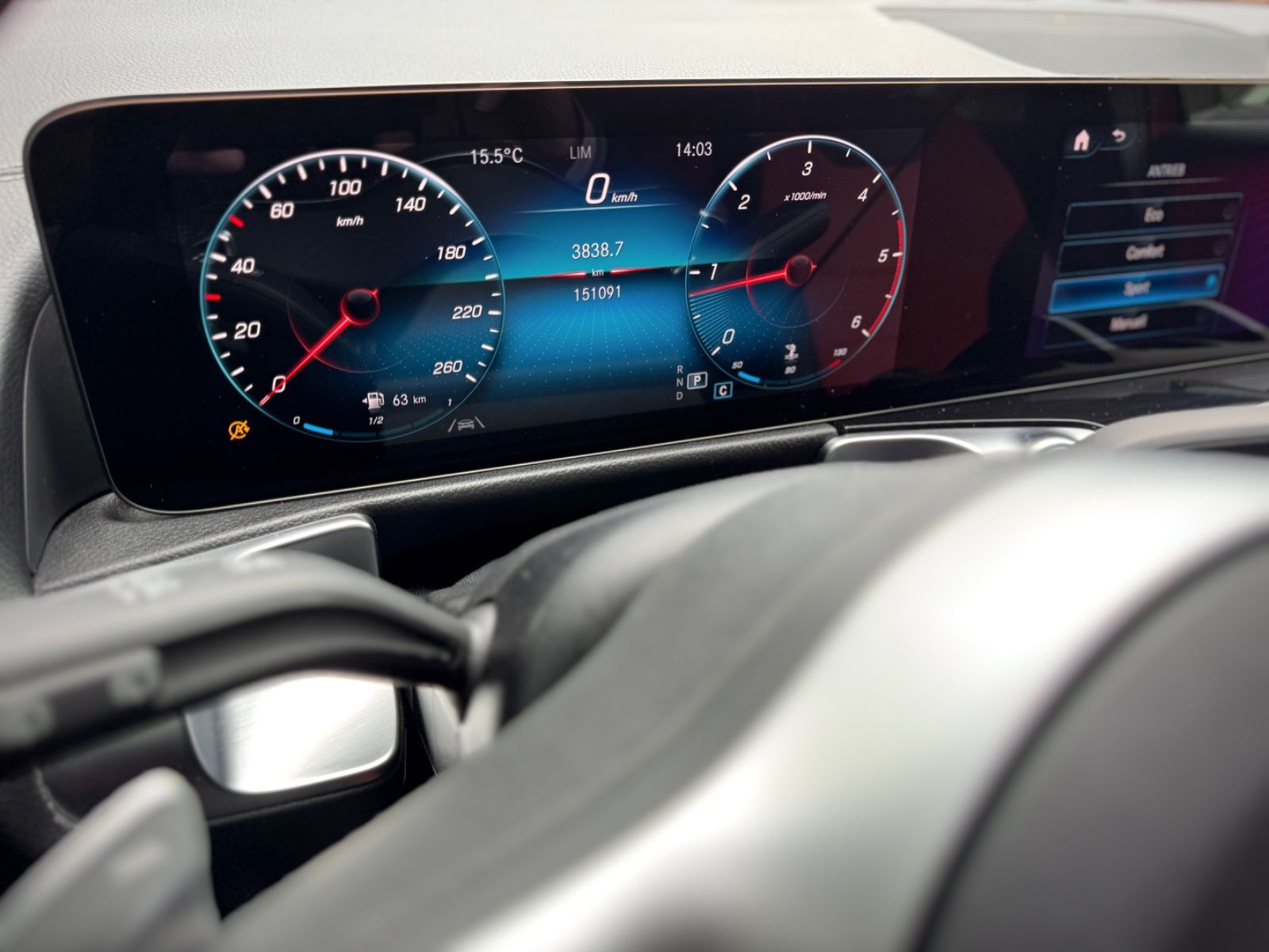 Fahrzeugabbildung Mercedes-Benz GLB 220d 4Matic AMG *7-SITZER|LED|AHK|NIGHT*