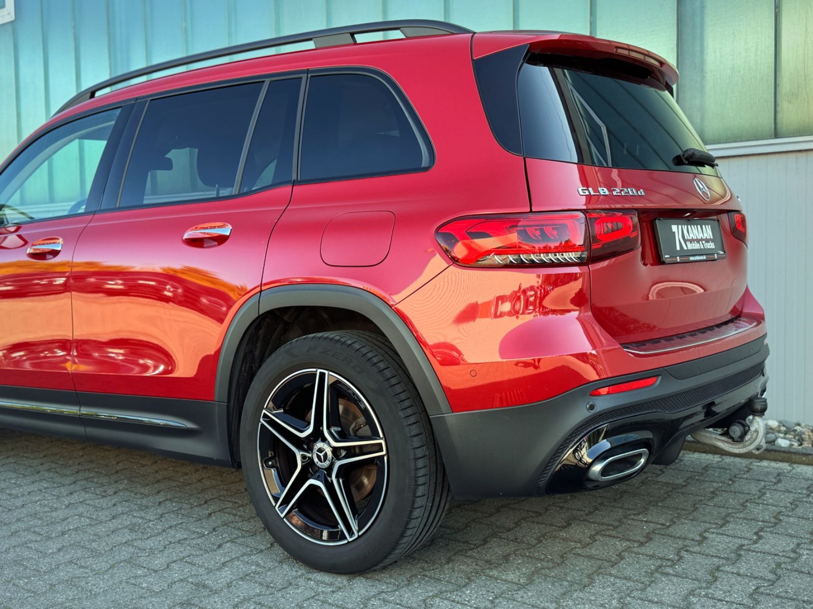 Fahrzeugabbildung Mercedes-Benz GLB 220d 4Matic AMG *7-SITZER|LED|AHK|NIGHT*