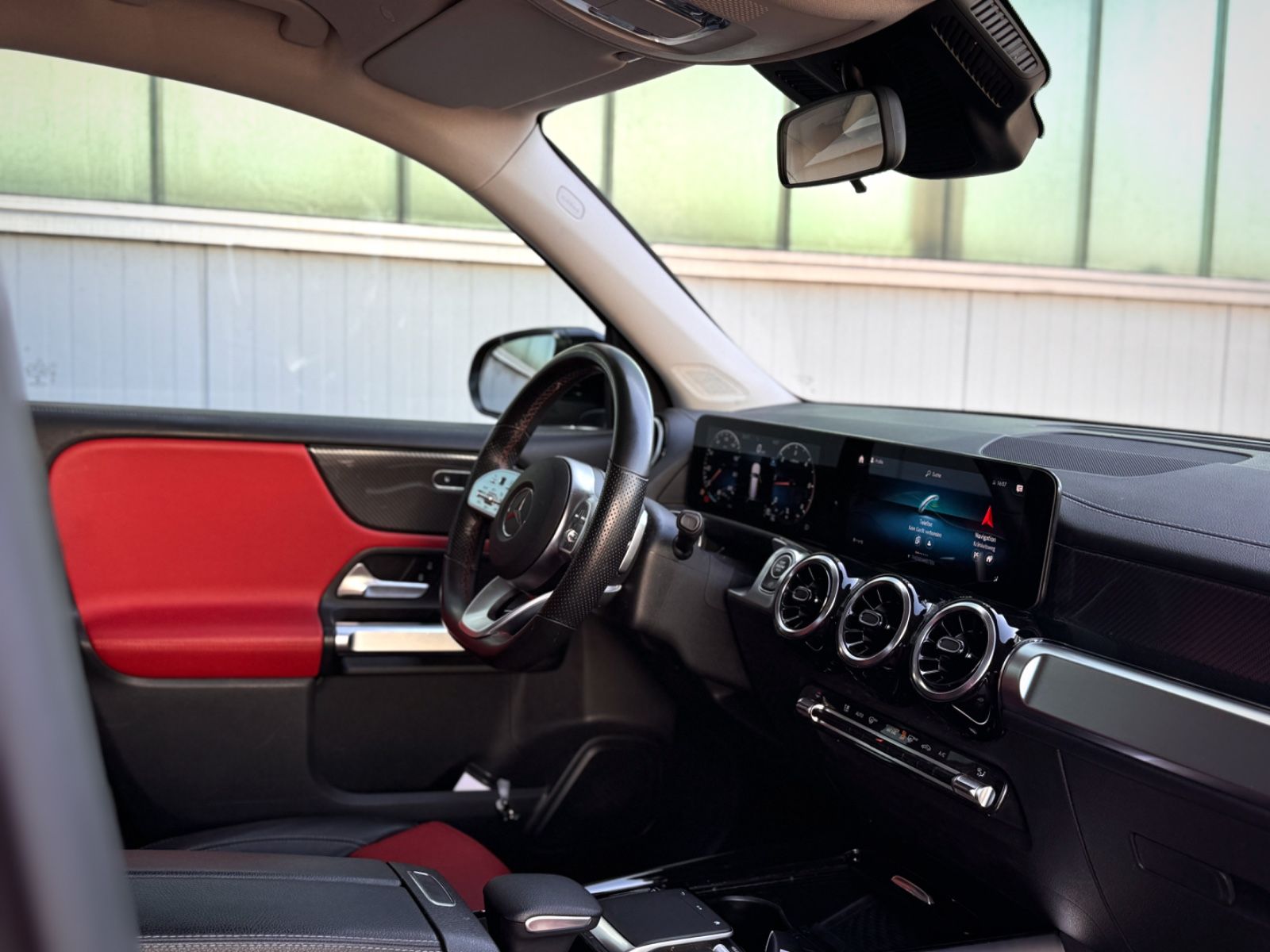 Fahrzeugabbildung Mercedes-Benz GLB 220d 4Matic AMG *7-SITZER|LED|AHK|NIGHT*