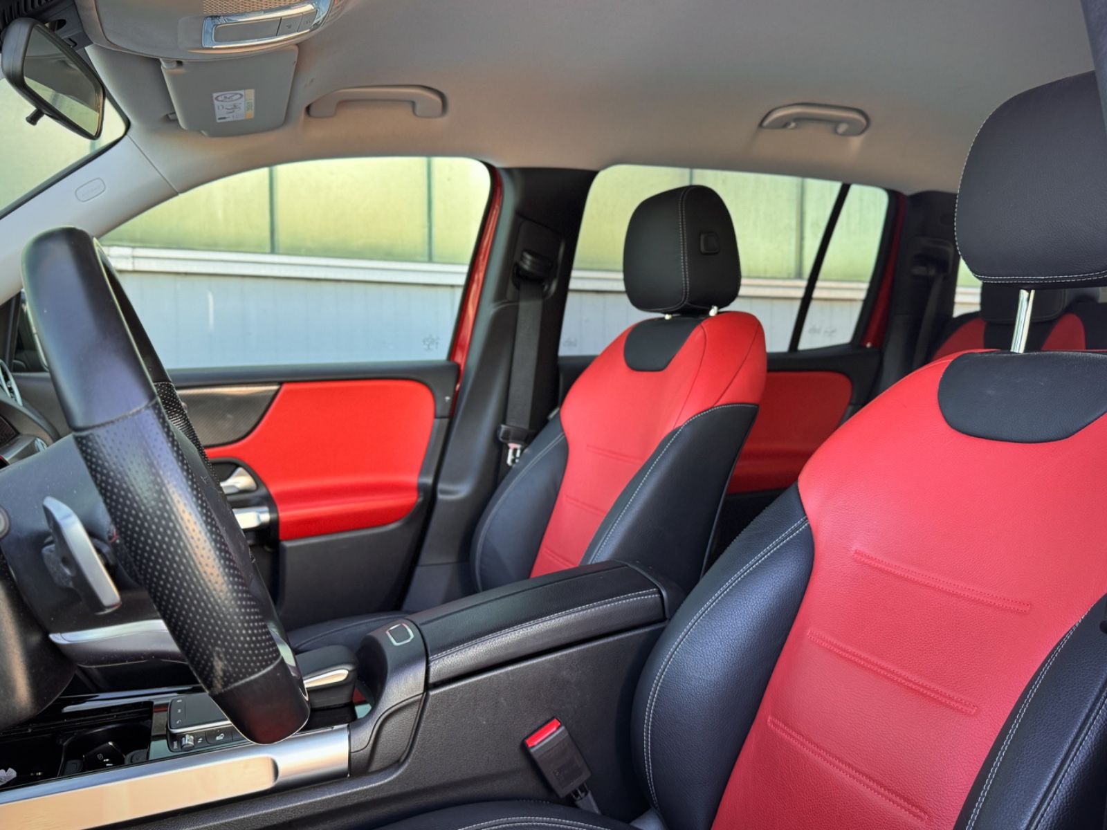 Fahrzeugabbildung Mercedes-Benz GLB 220d 4Matic AMG *7-SITZER|LED|AHK|NIGHT*