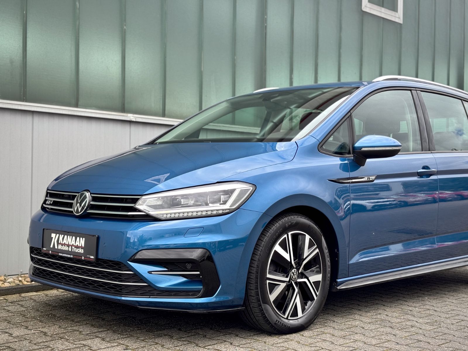Fahrzeugabbildung Volkswagen Touran 2.0TDI-DSG *R-LINE|7-SITZER|AHK|IQ-DRIVE*