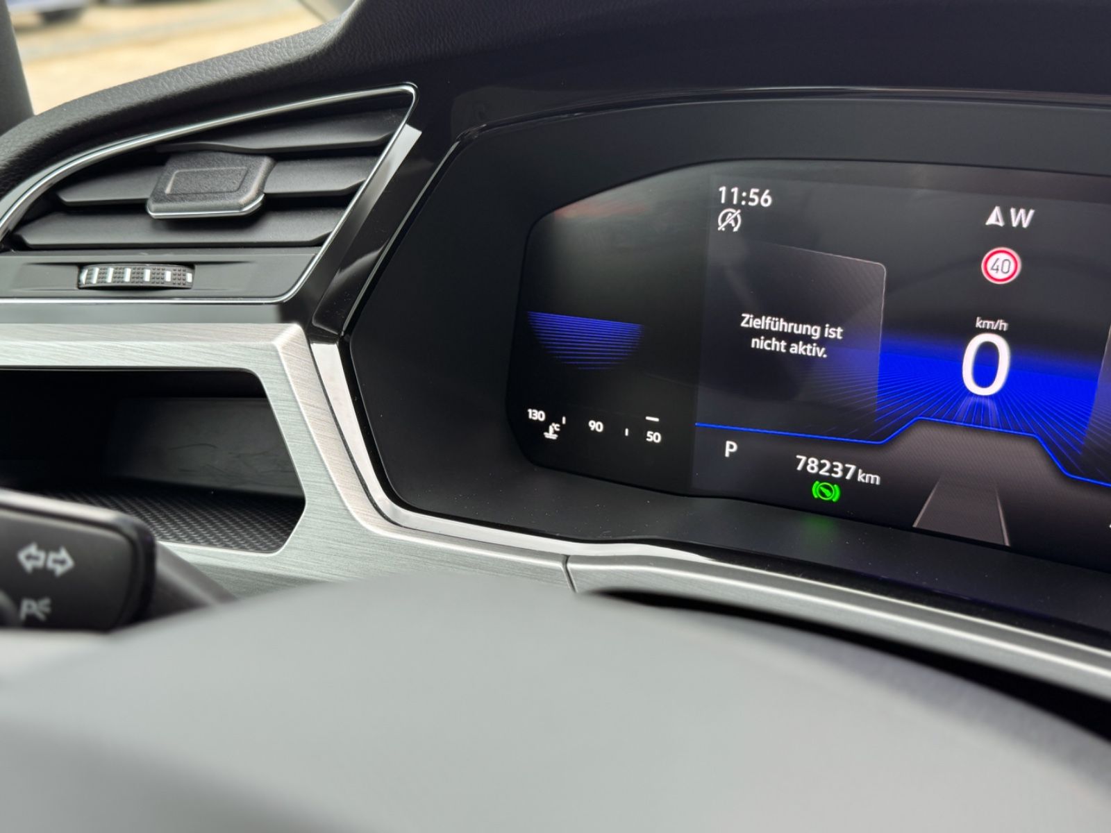 Fahrzeugabbildung Volkswagen Touran 2.0TDI-DSG *R-LINE|7-SITZER|AHK|IQ-DRIVE*