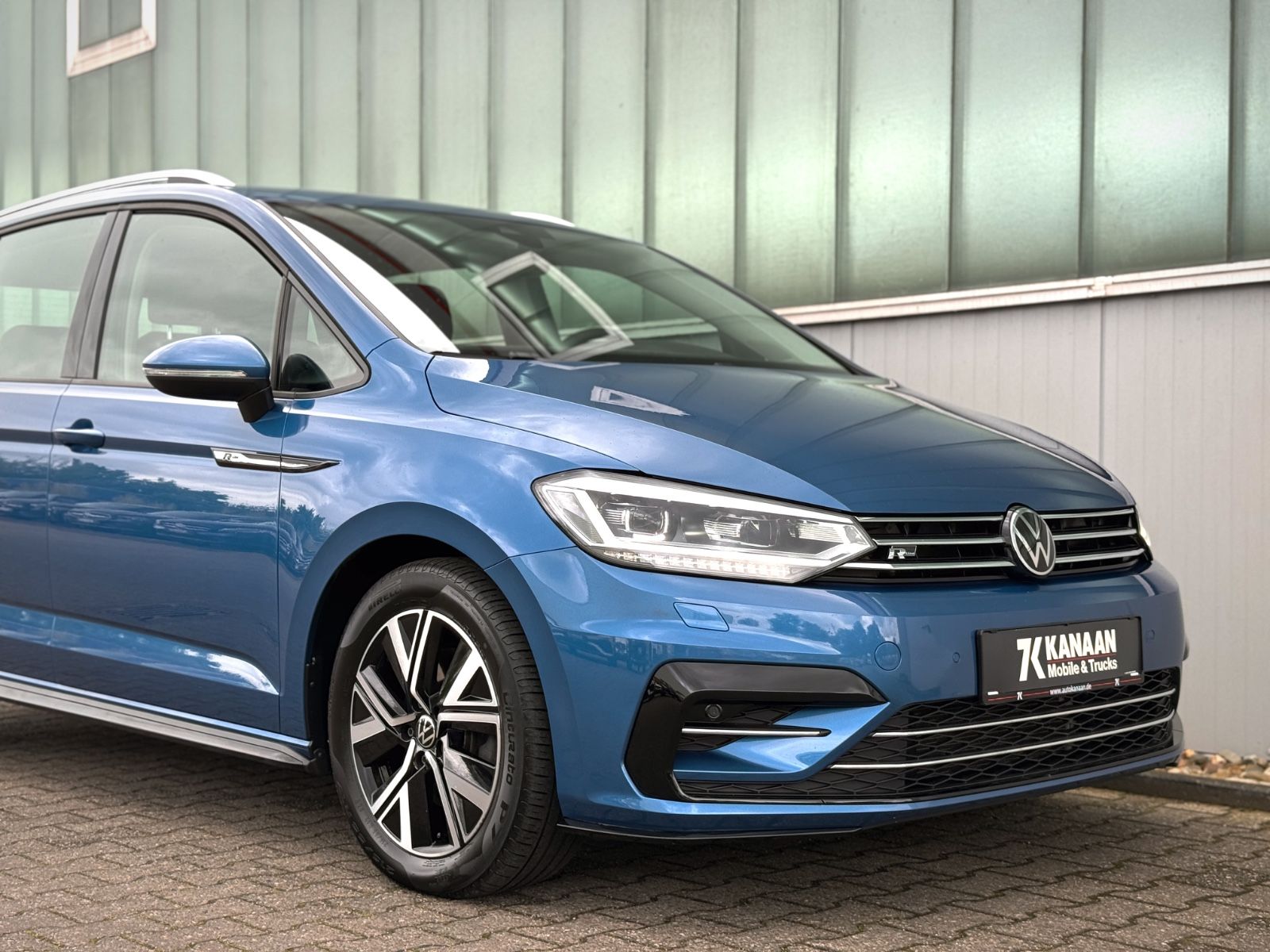 Fahrzeugabbildung Volkswagen Touran 2.0TDI-DSG *R-LINE|7-SITZER|AHK|IQ-DRIVE*