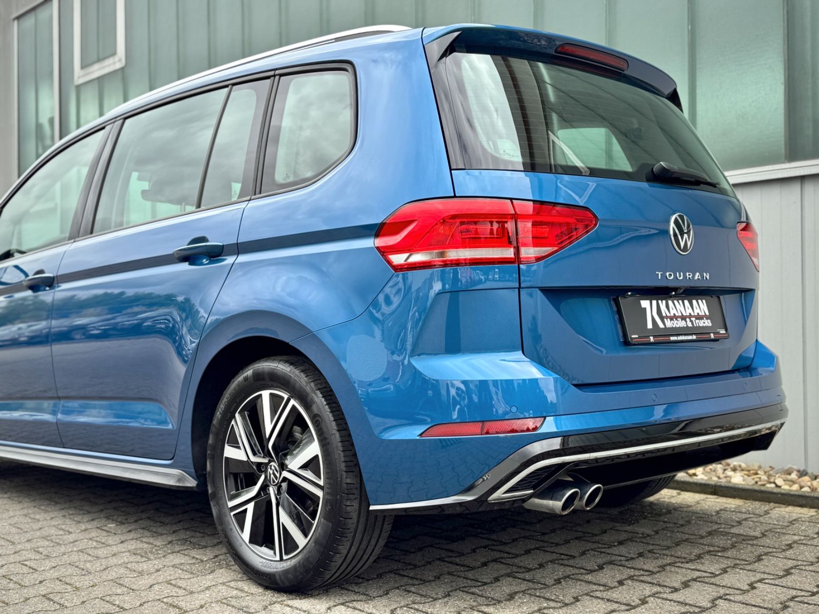 Fahrzeugabbildung Volkswagen Touran 2.0TDI-DSG *R-LINE|7-SITZER|AHK|IQ-DRIVE*