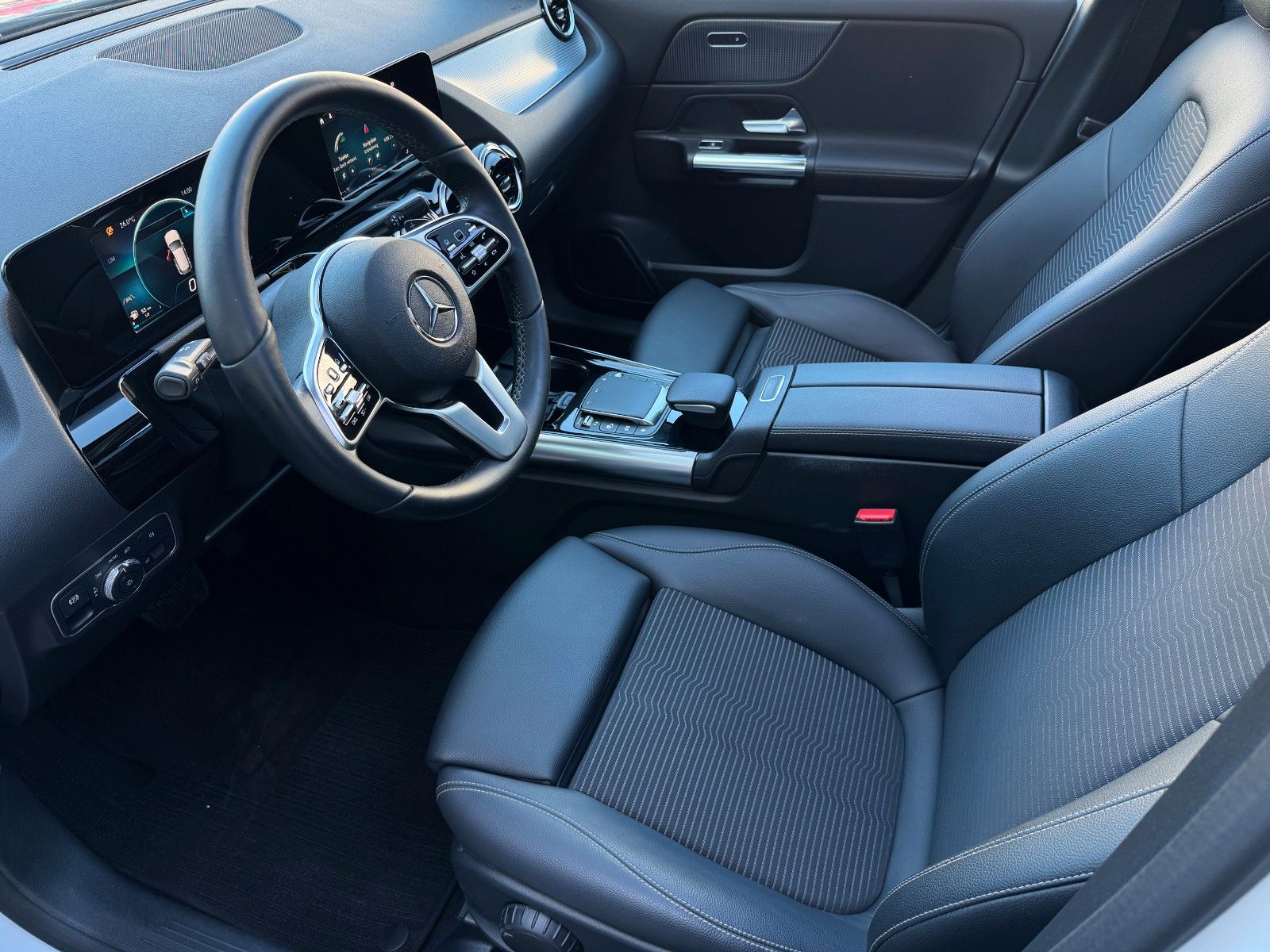 Fahrzeugabbildung Mercedes-Benz GLA 180 Progressive *PANORAMA|ASSIST|LED*