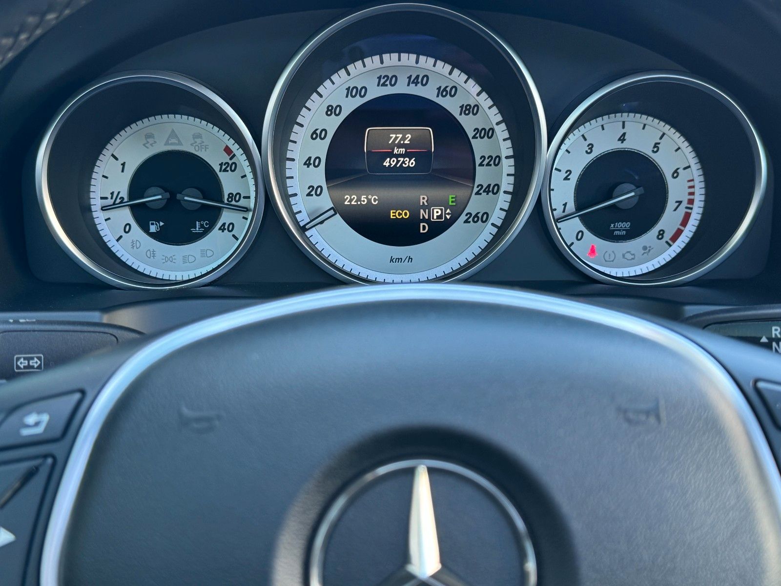 Fahrzeugabbildung Mercedes-Benz E 250 7G-TRONIC COUPE*PANO|NAV|SHZ|PDC|LED|2.HD*