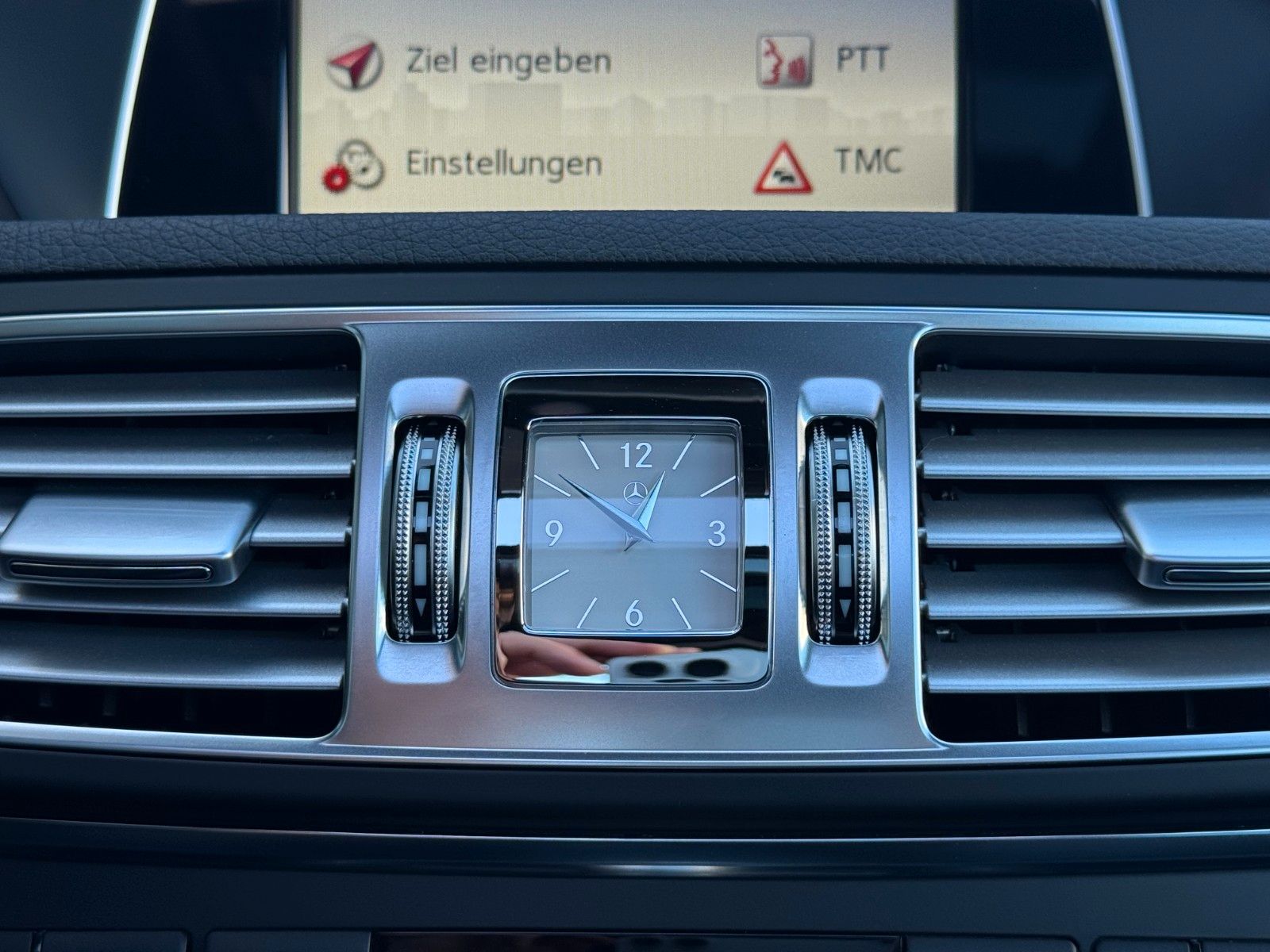 Fahrzeugabbildung Mercedes-Benz E 250 7G-TRONIC COUPE*PANO|NAV|SHZ|PDC|LED|2.HD*