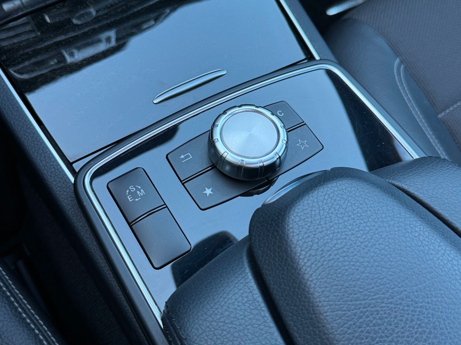 Fahrzeugabbildung Mercedes-Benz E 250 7G-TRONIC COUPE*PANO|NAV|SHZ|PDC|LED|2.HD*