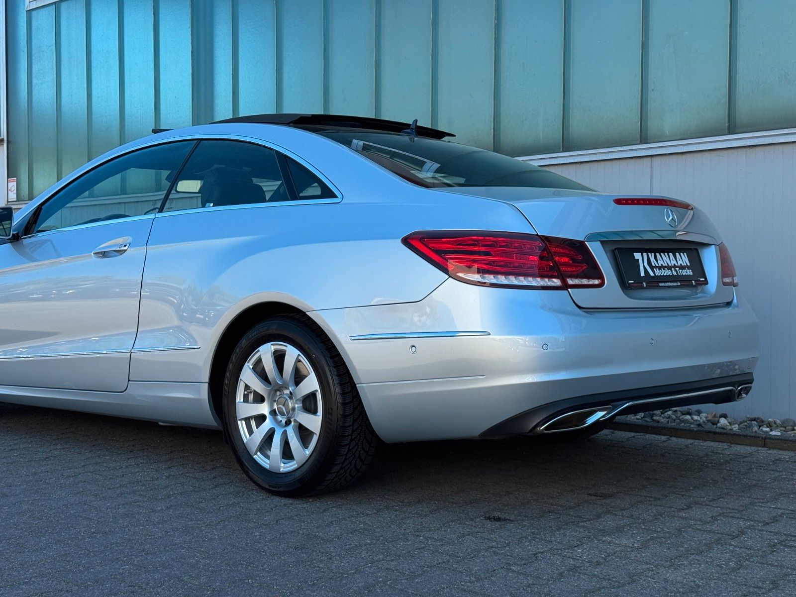 Fahrzeugabbildung Mercedes-Benz E 250 7G-TRONIC COUPE*PANO|NAV|SHZ|PDC|LED|2.HD*