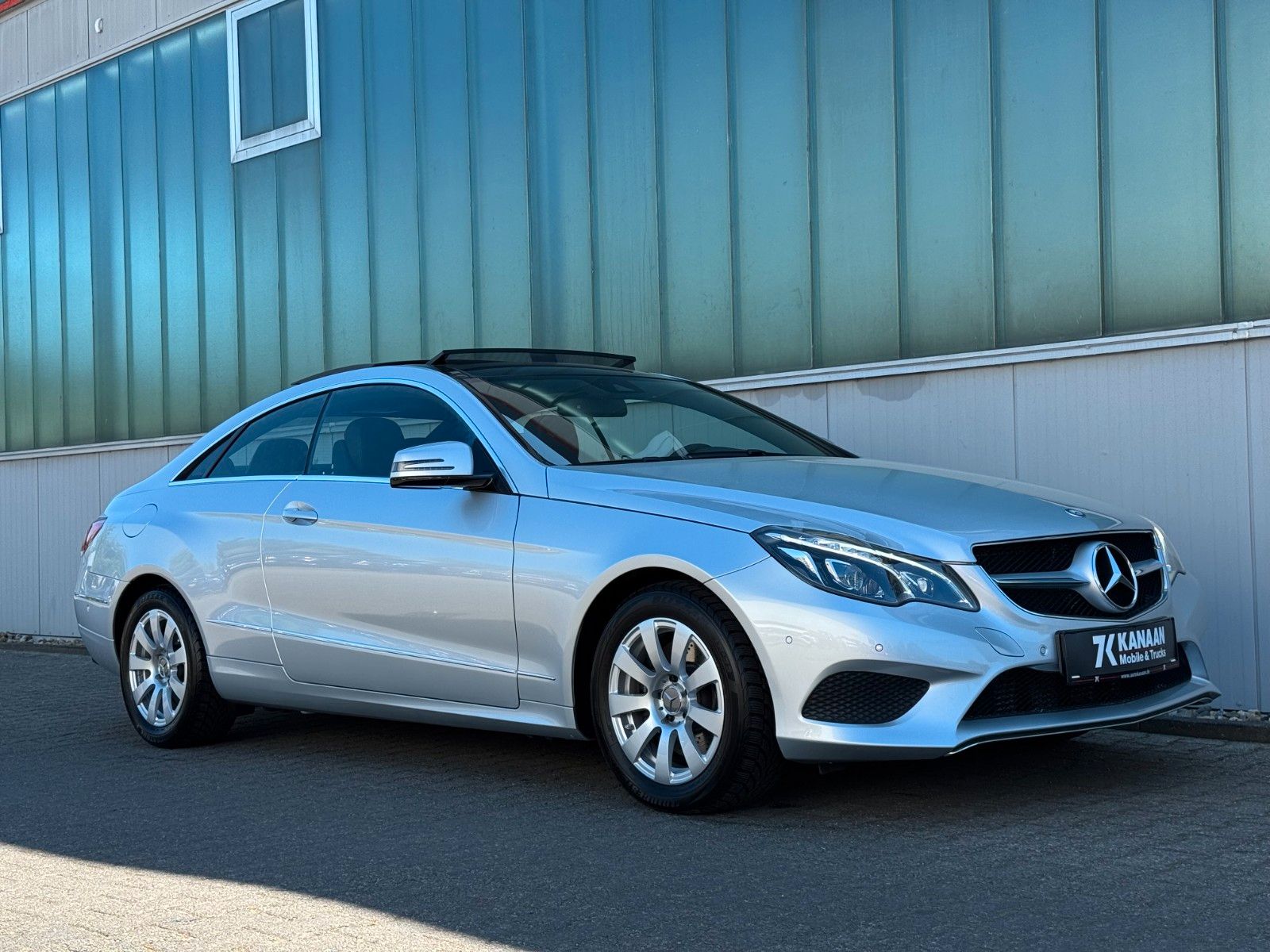 Fahrzeugabbildung Mercedes-Benz E 250 7G-TRONIC COUPE*PANO|NAV|SHZ|PDC|LED|2.HD*