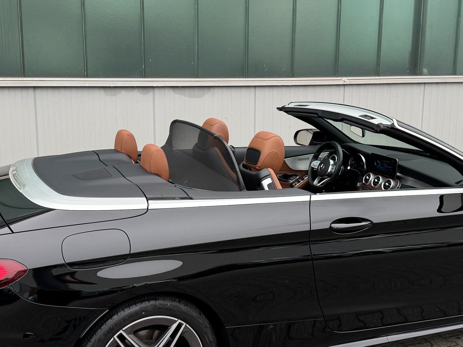Fahrzeugabbildung Mercedes-Benz C 300 Cabrio AMG *9G|CAM|LED|AHK*