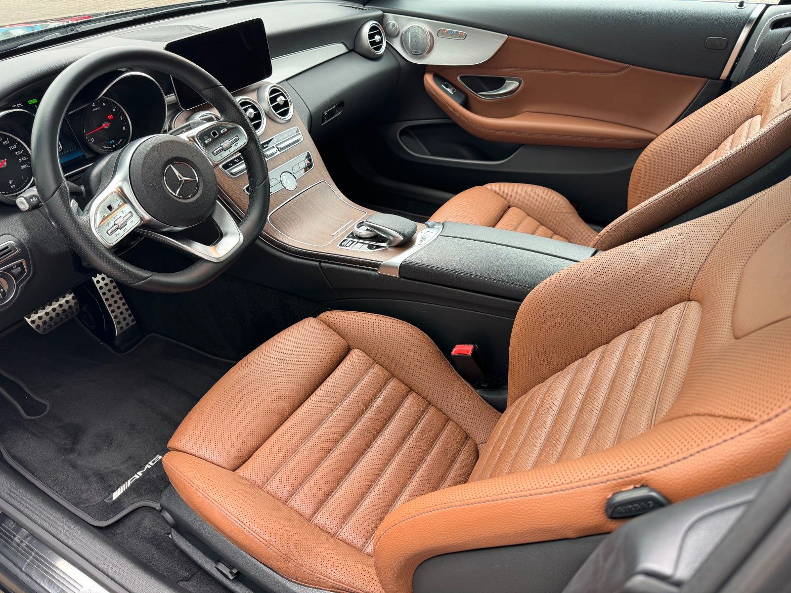 Fahrzeugabbildung Mercedes-Benz C 300 Cabrio AMG *9G|CAM|LED|AHK*