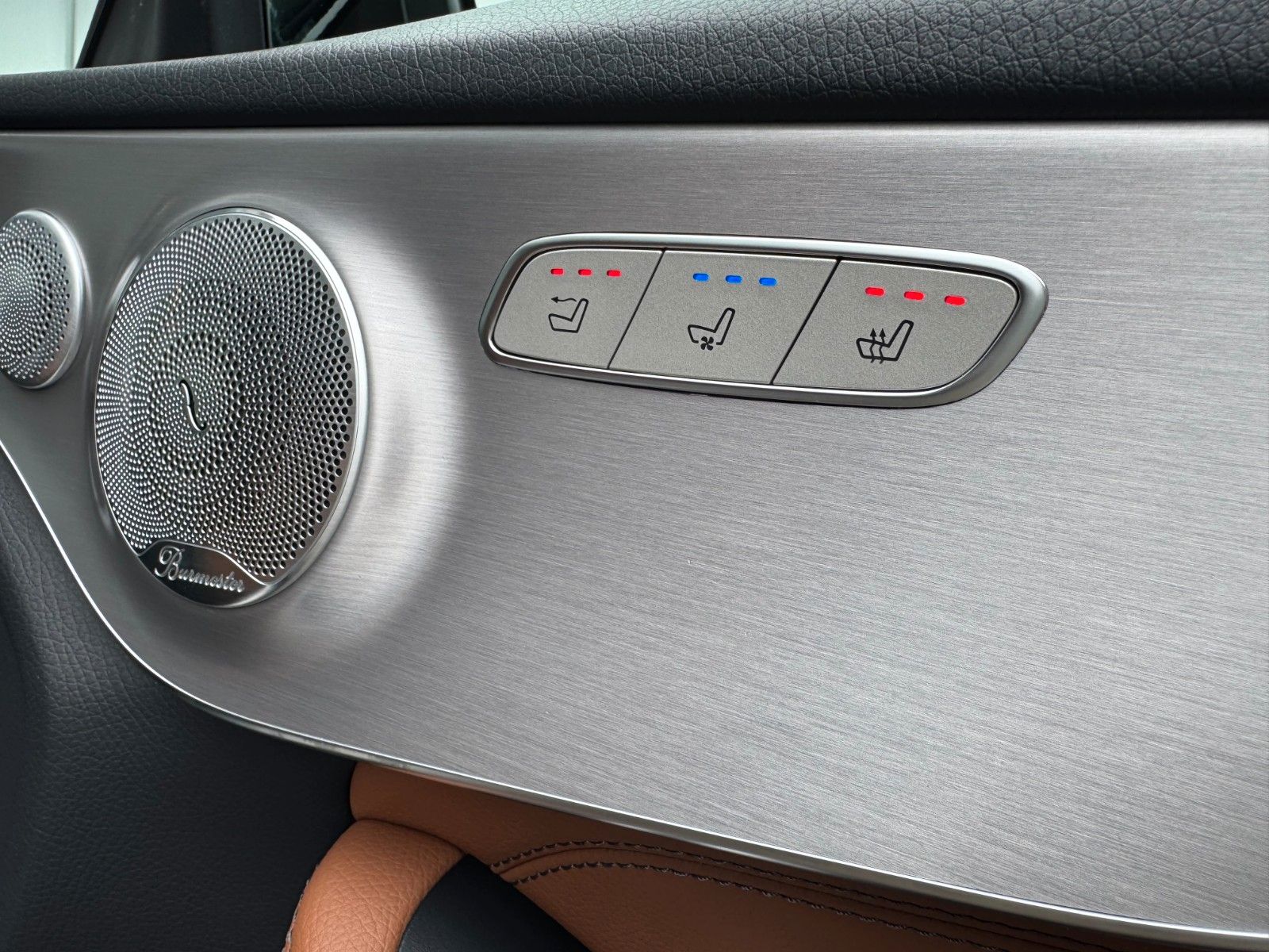 Fahrzeugabbildung Mercedes-Benz C 300 Cabrio AMG *9G|CAM|LED|AHK*
