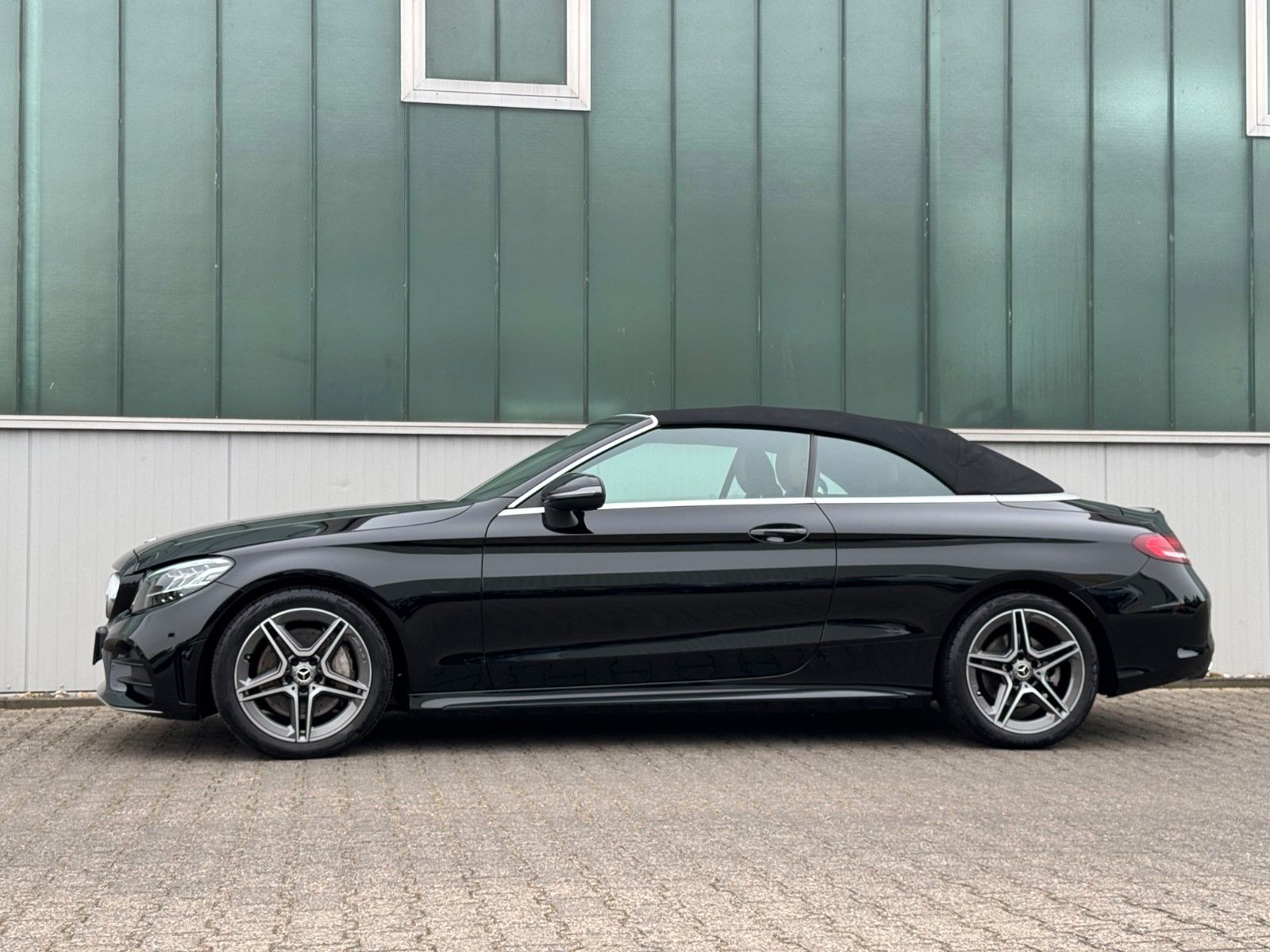 Fahrzeugabbildung Mercedes-Benz C 300 Cabrio AMG *9G|CAM|LED|AHK*