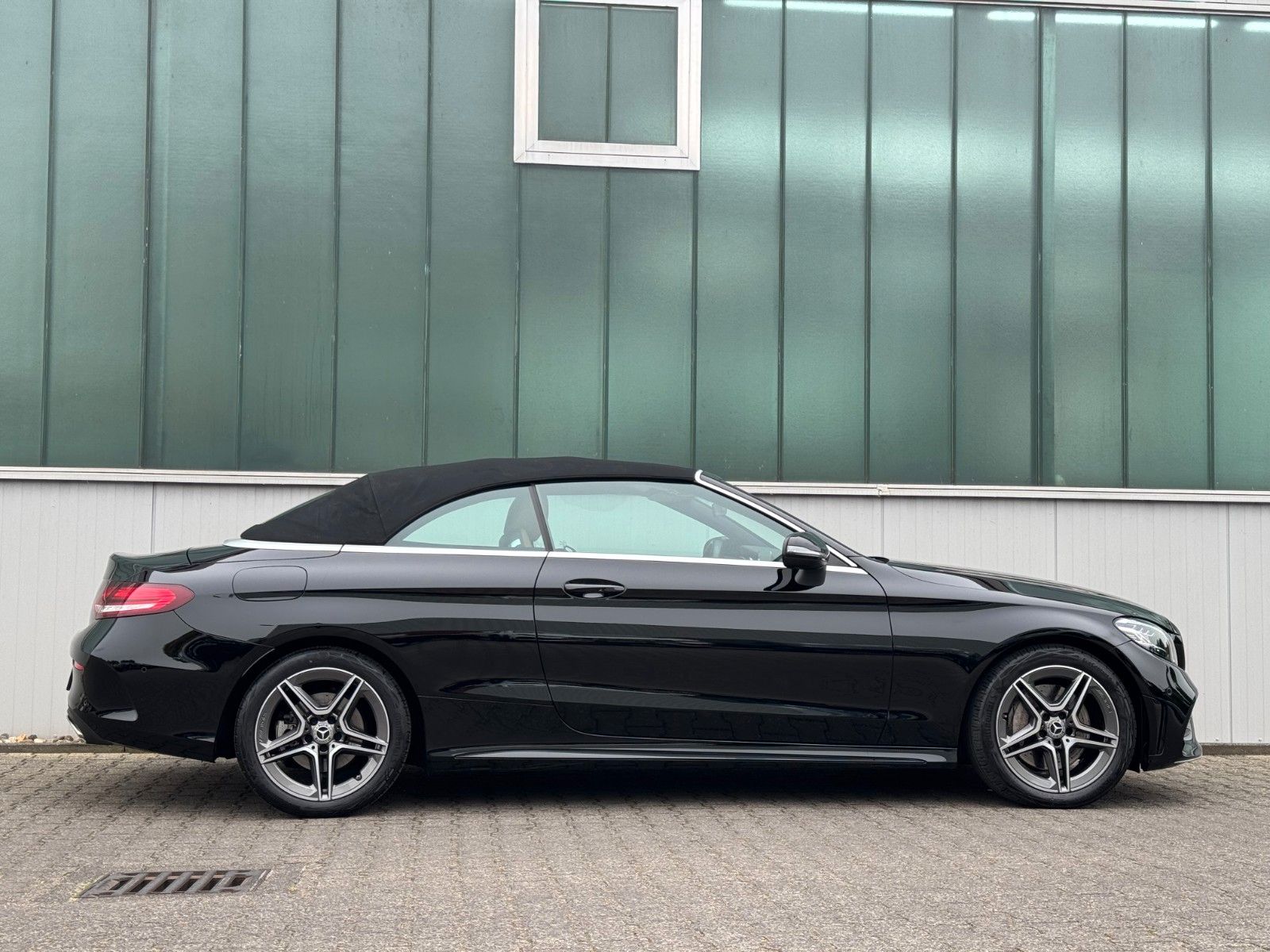 Fahrzeugabbildung Mercedes-Benz C 300 Cabrio AMG *9G|CAM|LED|AHK*