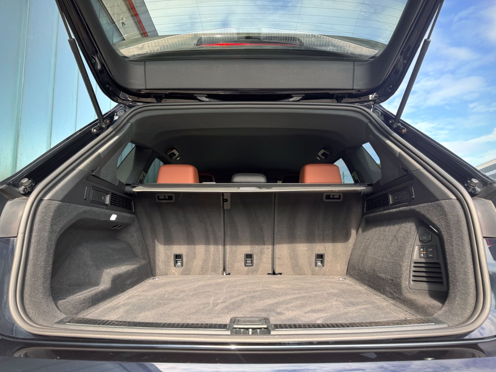 Fahrzeugabbildung Volkswagen Touareg 3.0TDI V6 Atmosphere 4Motion *CAM|LED*