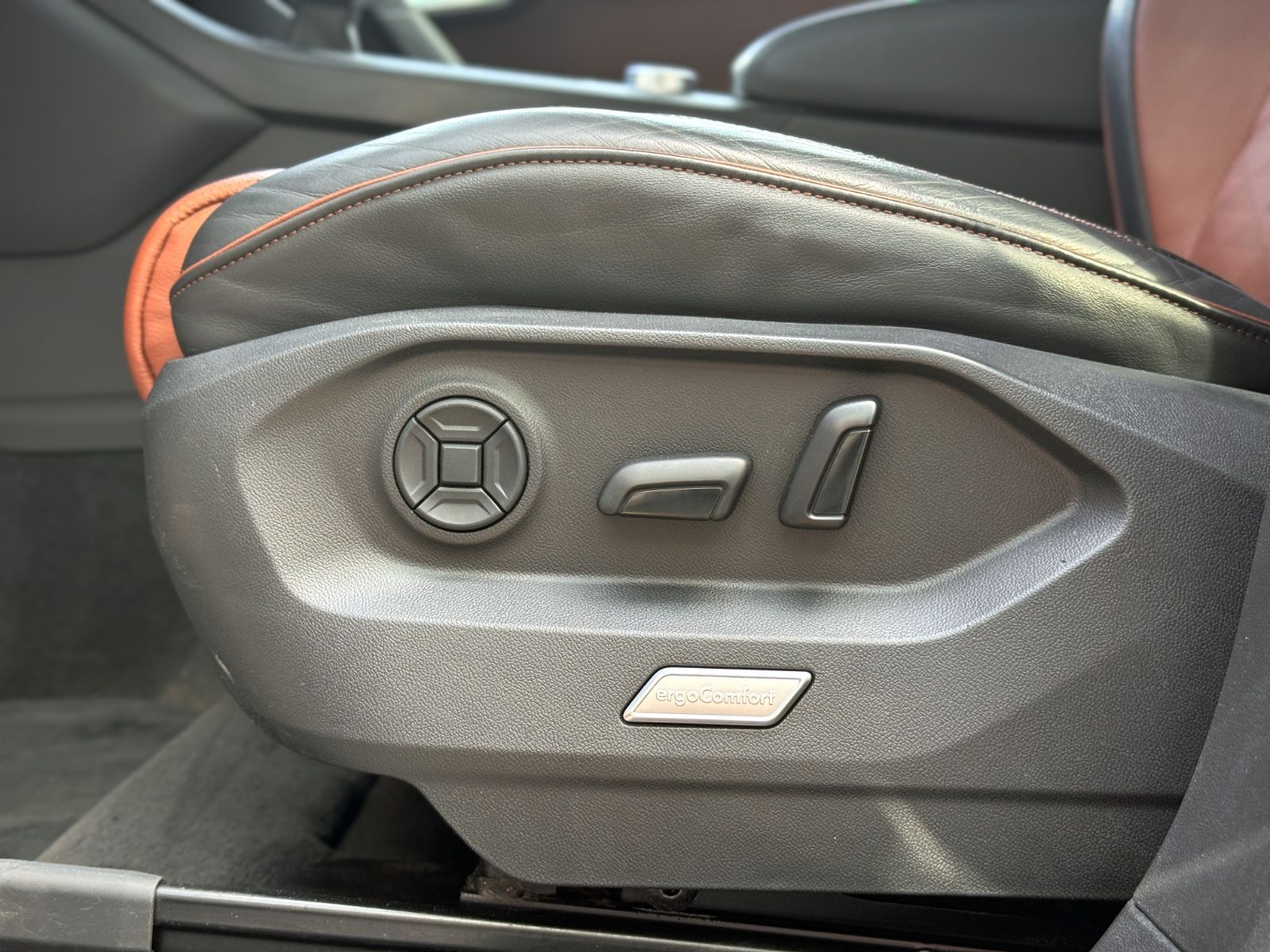 Fahrzeugabbildung Volkswagen Touareg 3.0TDI V6 Atmosphere 4Motion *CAM|LED*