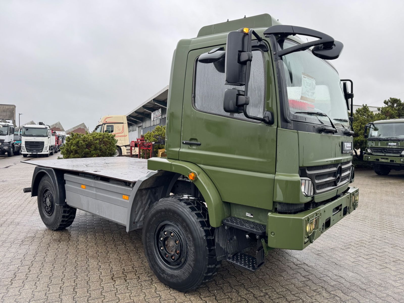 Fahrzeugabbildung Mercedes-Benz 1018 Atego 4x4 Allrad Miltär Camper (818)