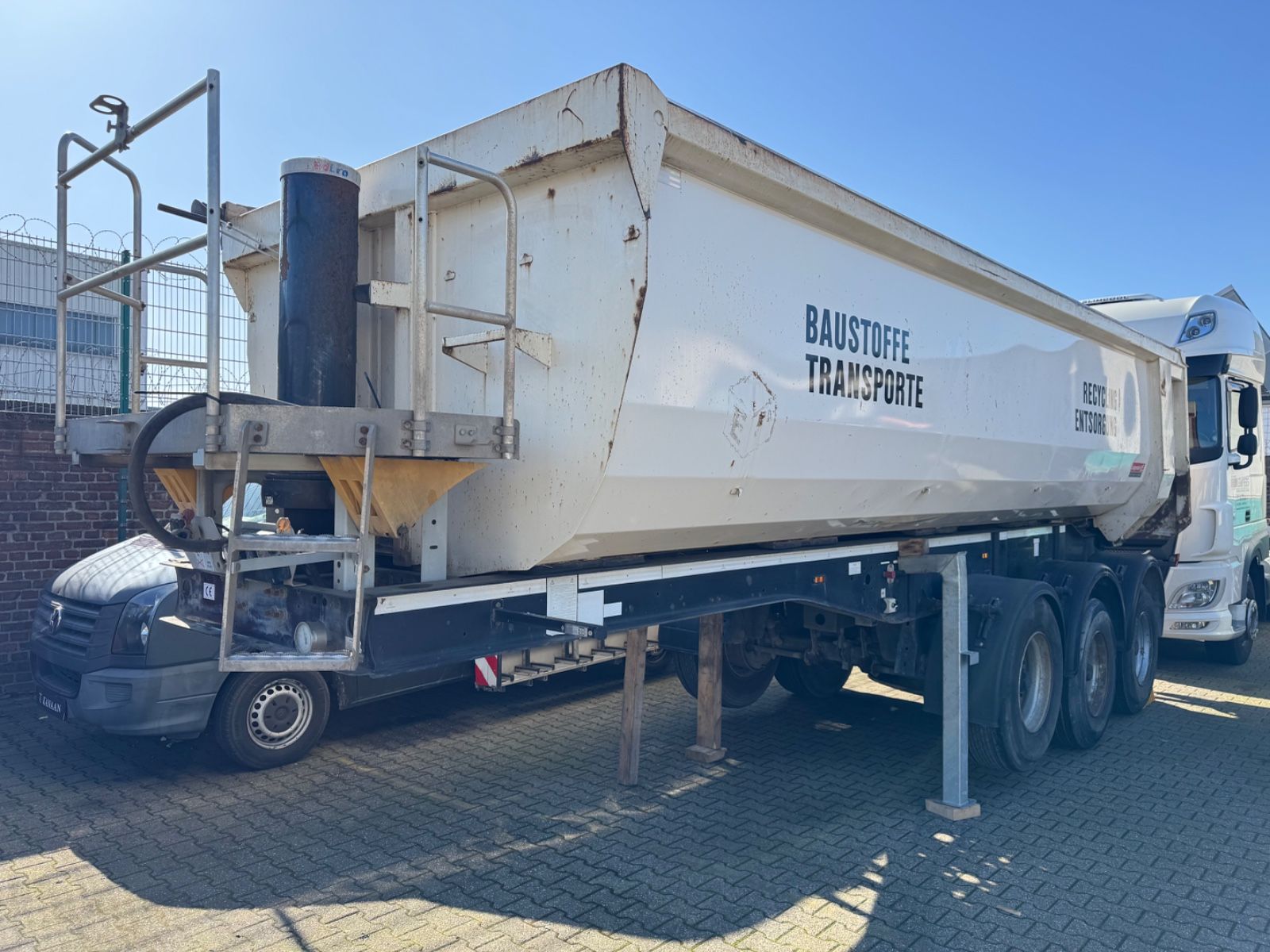 Fahrzeugabbildung Langendorf SKS HS 24/30 StahlMulden Kipper 26m³ Hardox