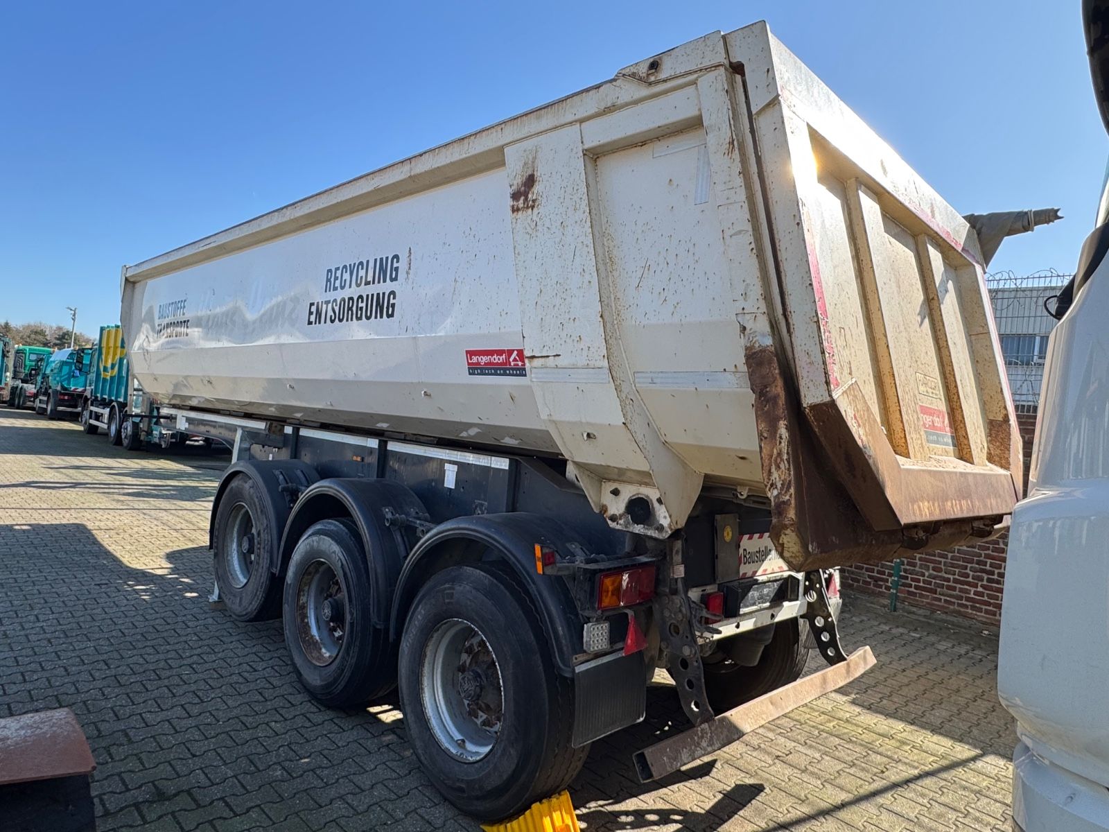Fahrzeugabbildung Langendorf SKS HS 24/30 StahlMulden Kipper 26m³ Hardox