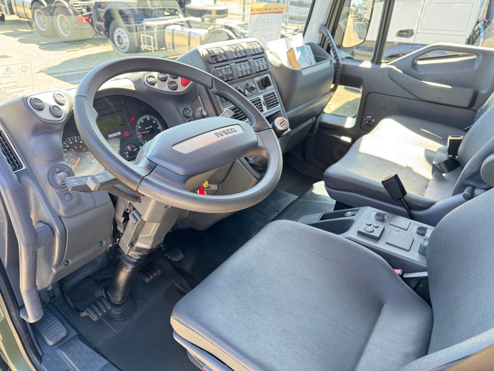 Fahrzeugabbildung Iveco ML100E22WM-BW 4x4 Miltär Camper Exped 19 TKm