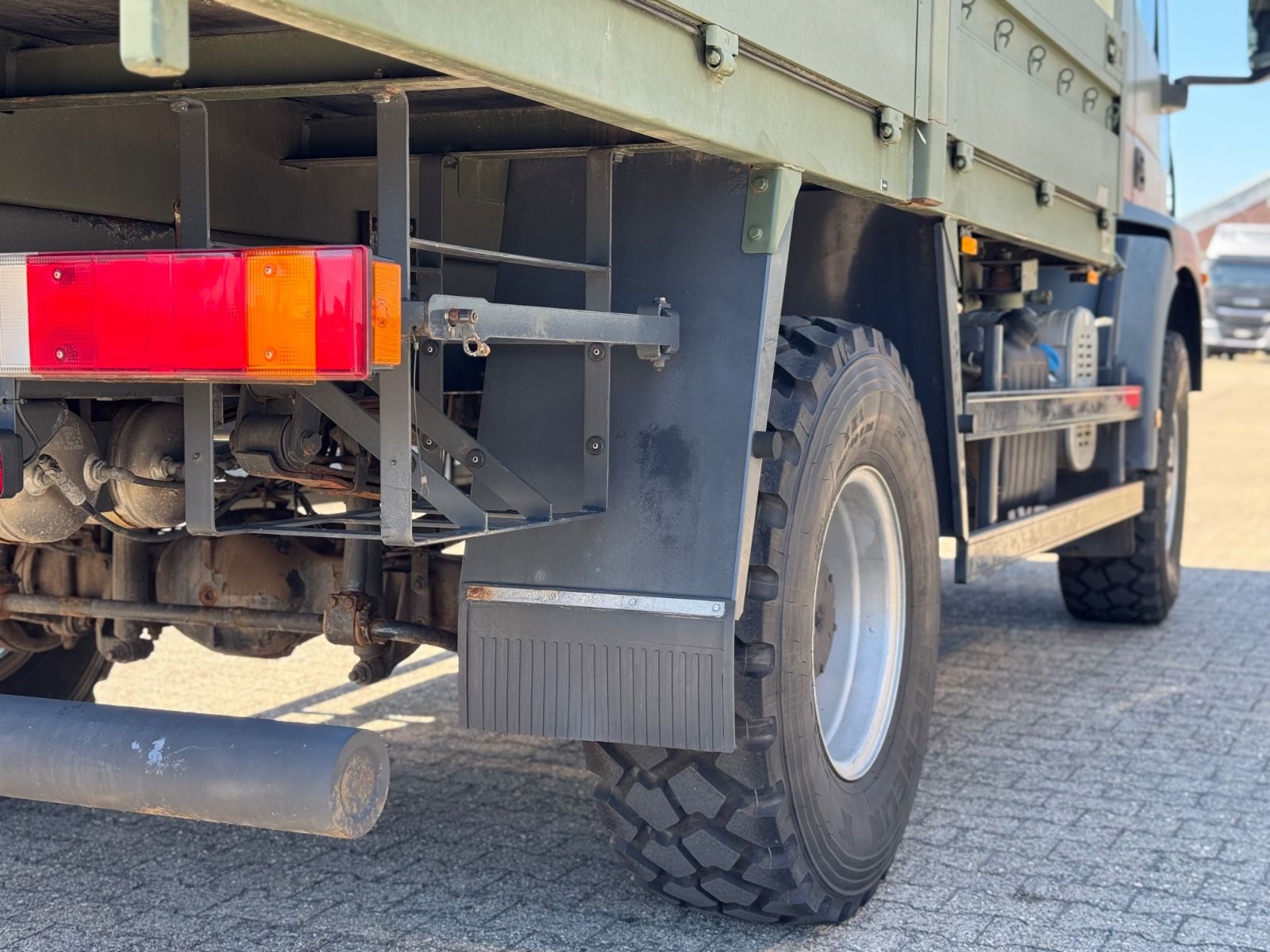 Fahrzeugabbildung Iveco ML100E22WM-BW 4x4 Miltär Camper Exped 19 TKm