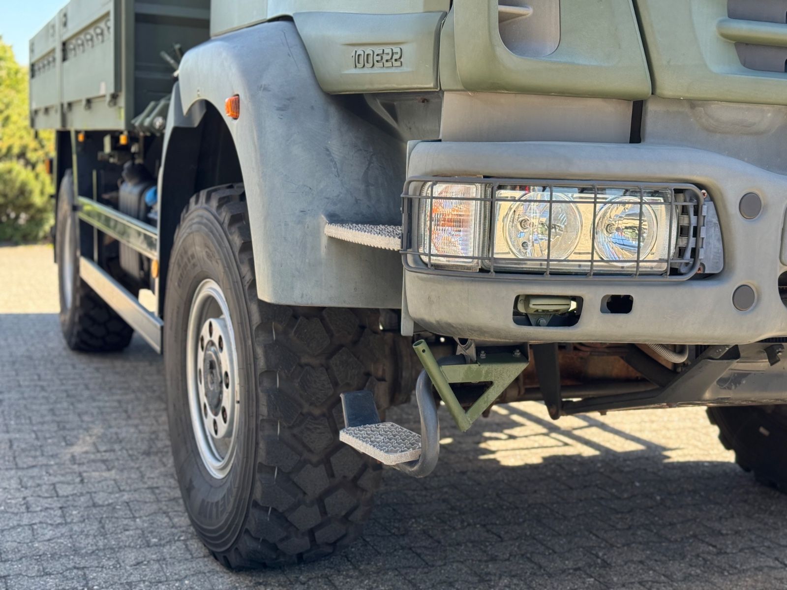 Fahrzeugabbildung Iveco ML100E22WM-BW 4x4 Miltär Camper Exped 19 TKm