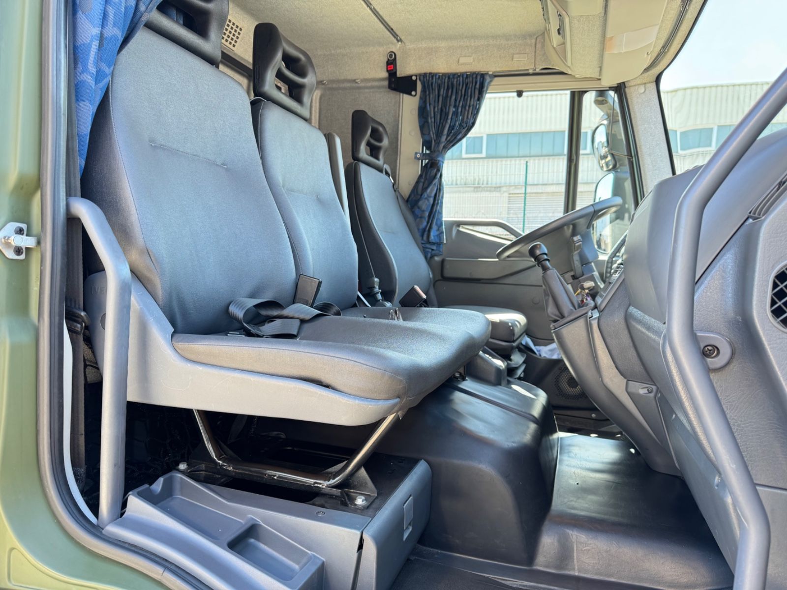 Fahrzeugabbildung Iveco ML100E22WM-BW 4x4 Miltär Camper Exped 19 TKm