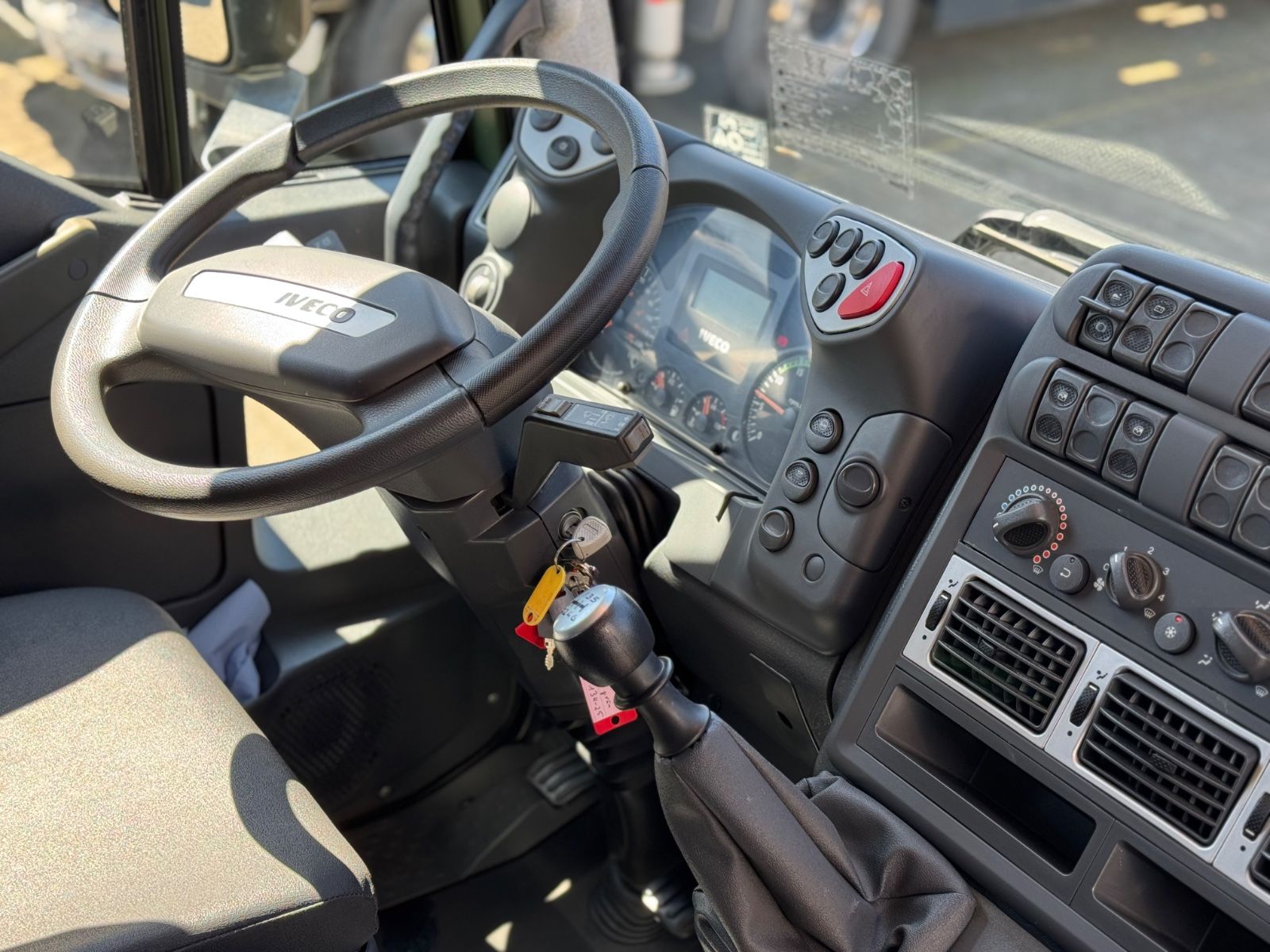 Fahrzeugabbildung Iveco ML100E22WM-BW 4x4 Miltär Camper Exped 19 TKm