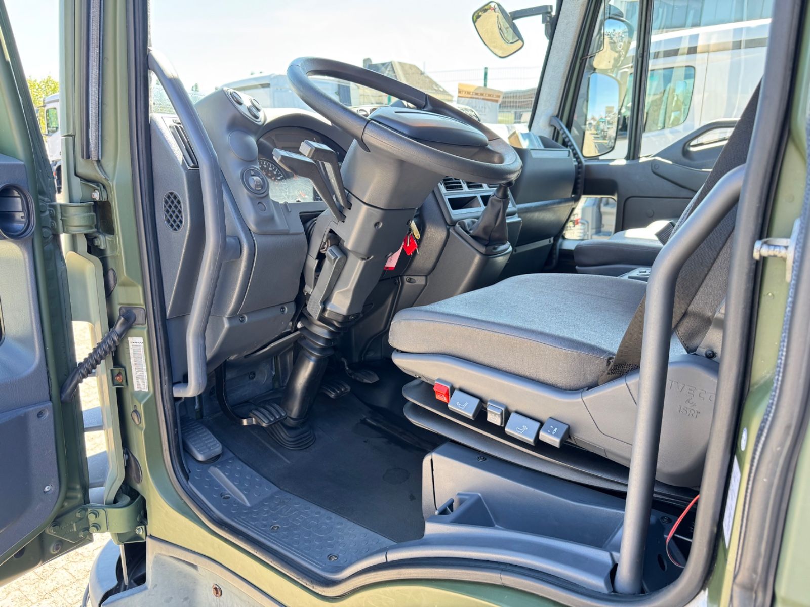 Fahrzeugabbildung Iveco ML100E22WM-BW 4x4 Miltär Camper Exped 19 TKm