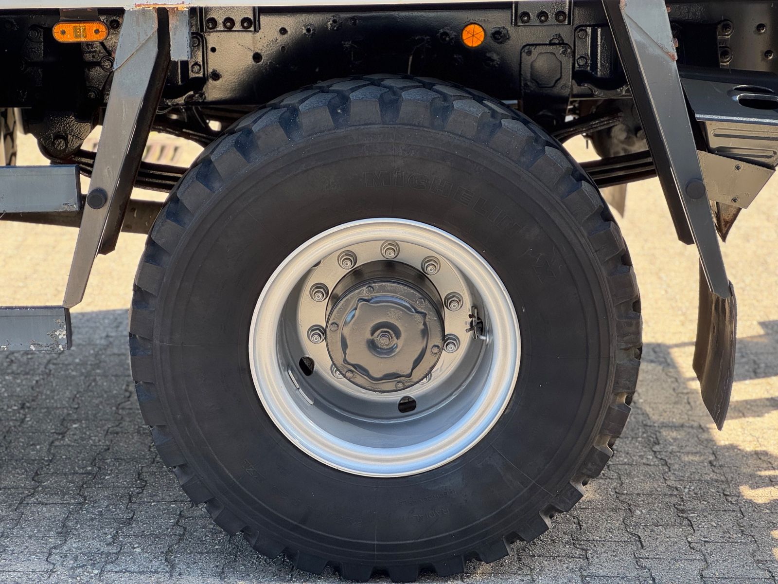Fahrzeugabbildung Iveco 140 E240 Eurocargo 4x4 Miltär Camper Expedition