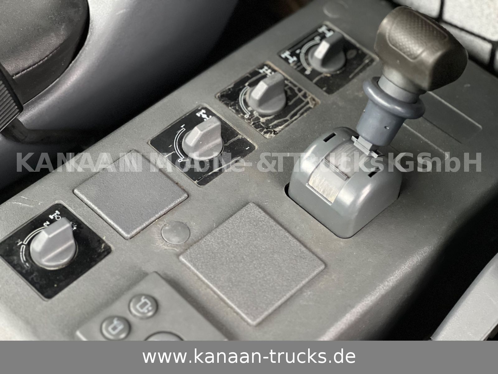 Fahrzeugabbildung Iveco 140 E240 Eurocargo 4x4 Miltär Camper Expedition