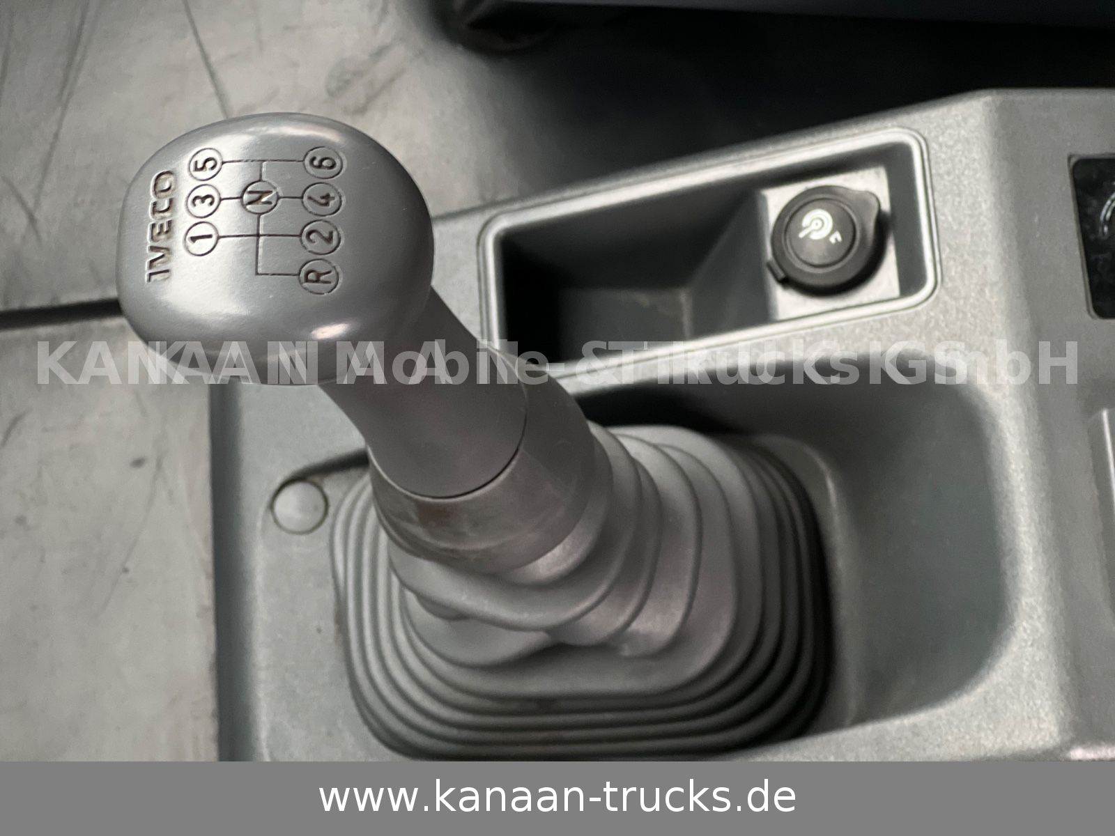 Fahrzeugabbildung Iveco 140 E240 Eurocargo 4x4 Miltär Camper Expedition