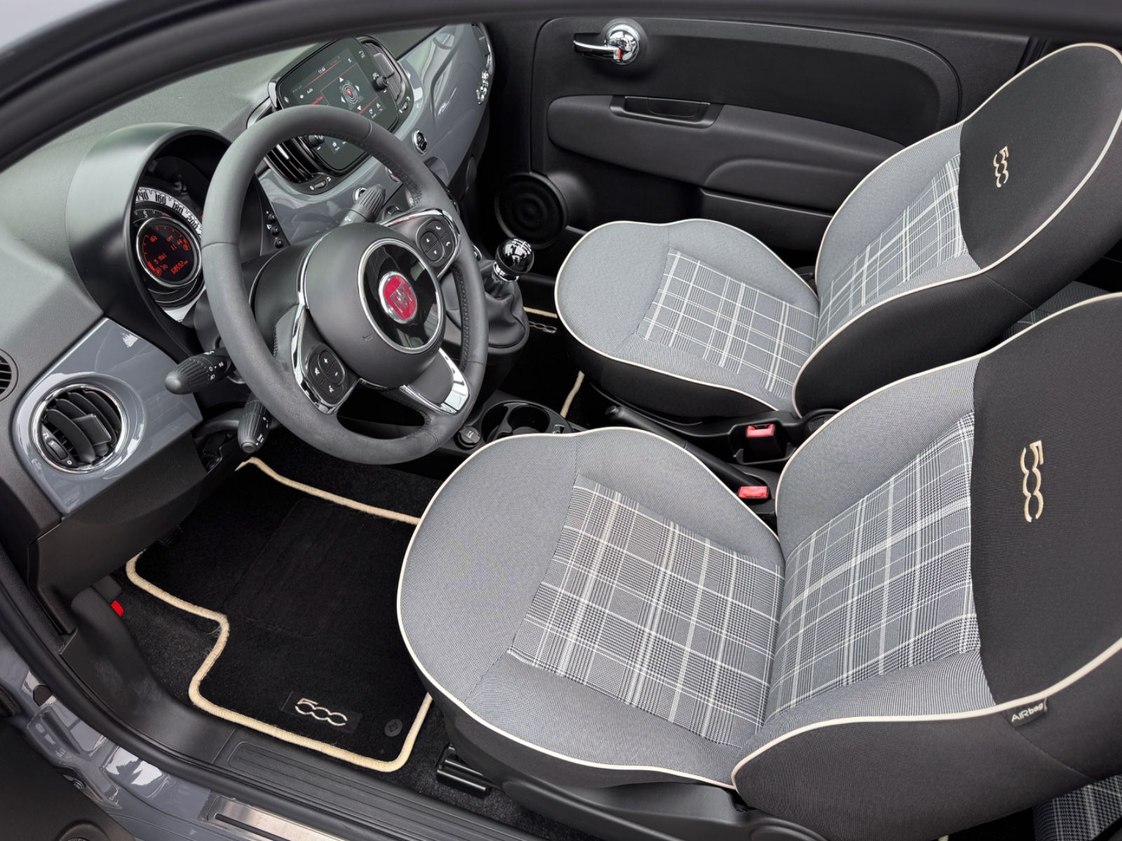 Fahrzeugabbildung Fiat 500 1.0 GSE Hybrid Cabriolet Lounge *U-CONNECT*