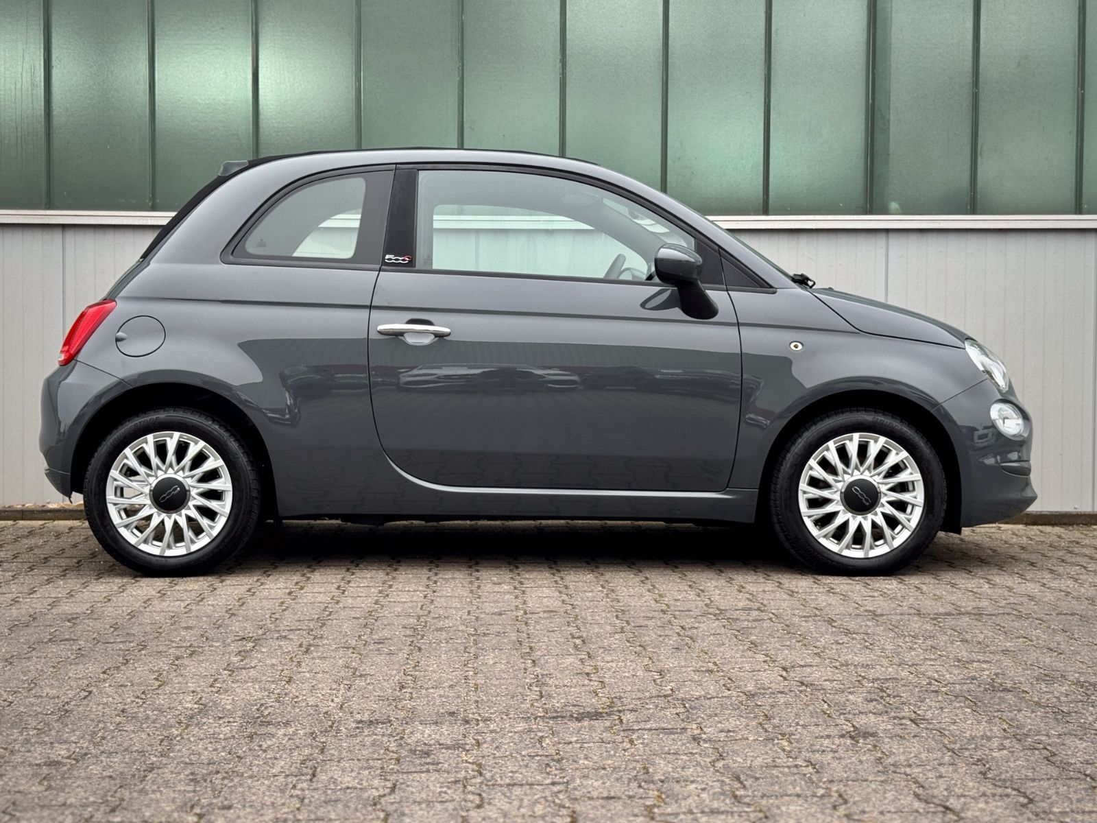 Fahrzeugabbildung Fiat 500 1.0 GSE Hybrid Cabriolet Lounge *U-CONNECT*