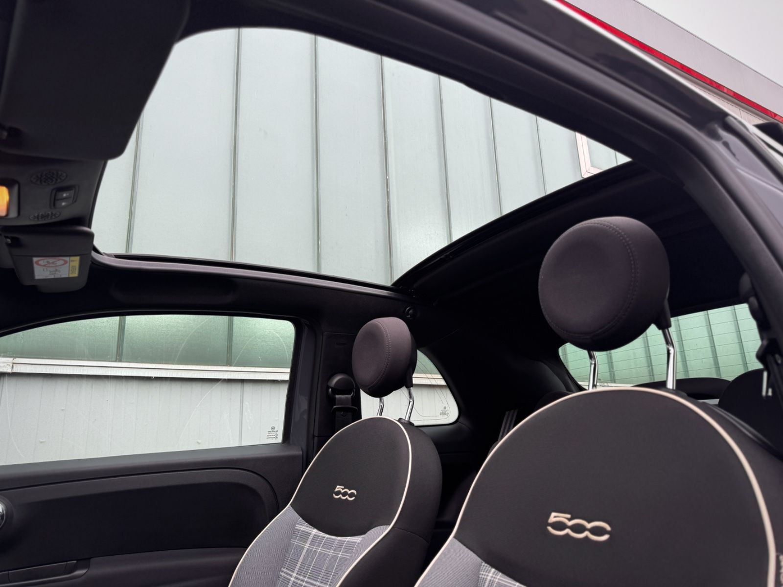 Fahrzeugabbildung Fiat 500 1.0 GSE Hybrid Cabriolet Lounge *U-CONNECT*