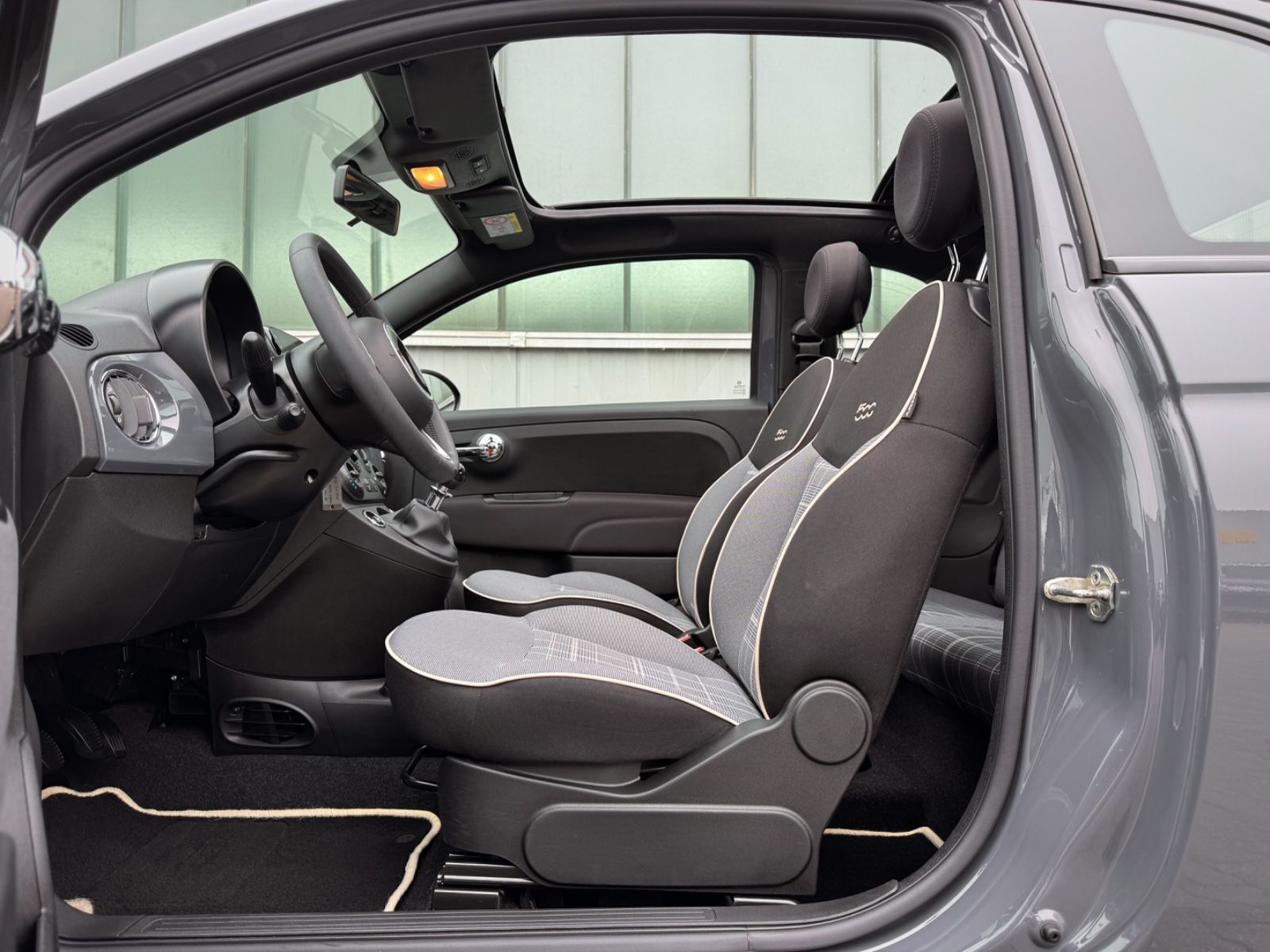 Fahrzeugabbildung Fiat 500 1.0 GSE Hybrid Cabriolet Lounge *U-CONNECT*