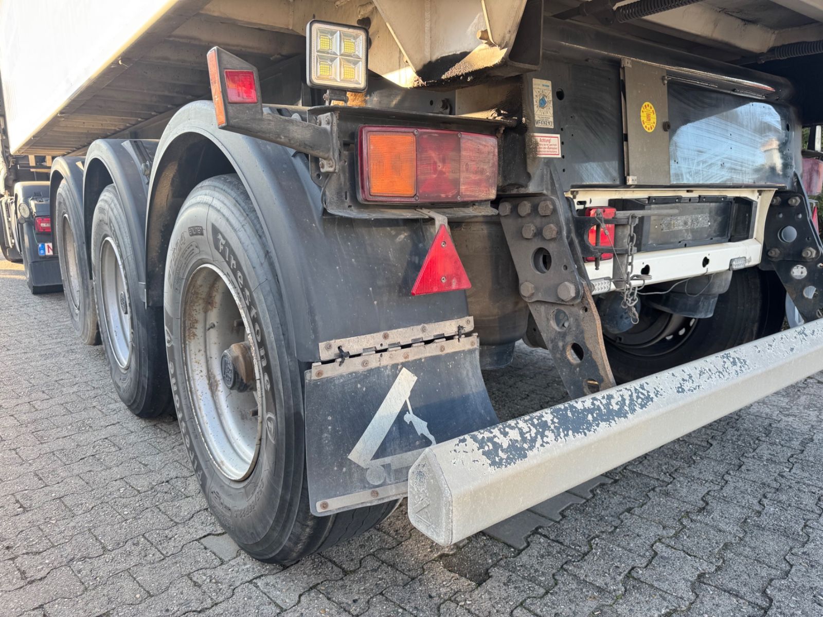 Fahrzeugabbildung Langendorf SKA 24/30  ALU Mulden Kipper  26m³  Liftachse
