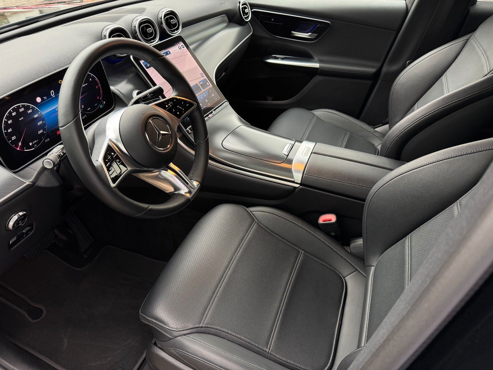 Fahrzeugabbildung Mercedes-Benz GLC 220d 4Matic Avantgarde *DIGITALLIGHT*