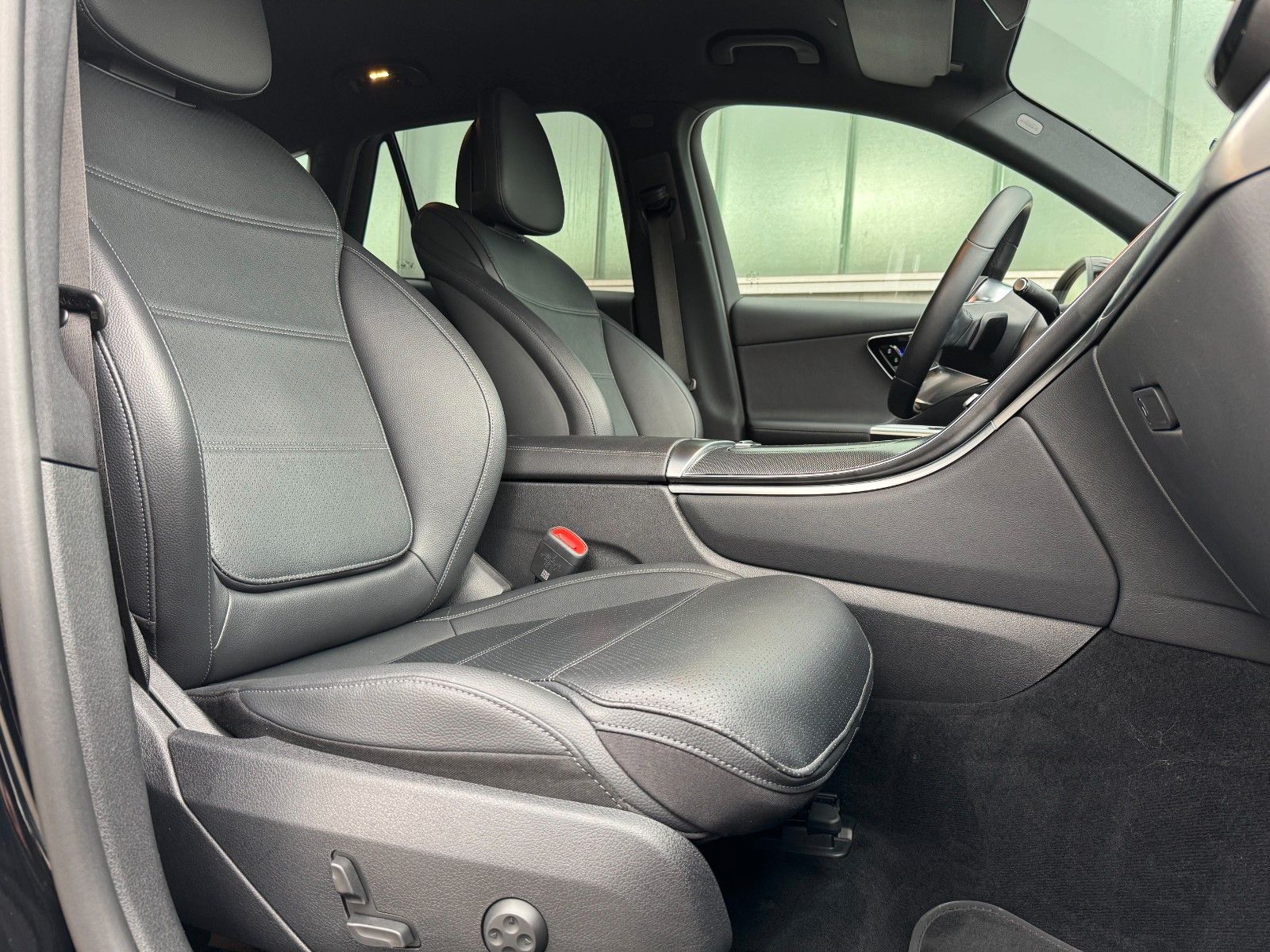Fahrzeugabbildung Mercedes-Benz GLC 220d 4Matic Avantgarde *DIGITALLIGHT*