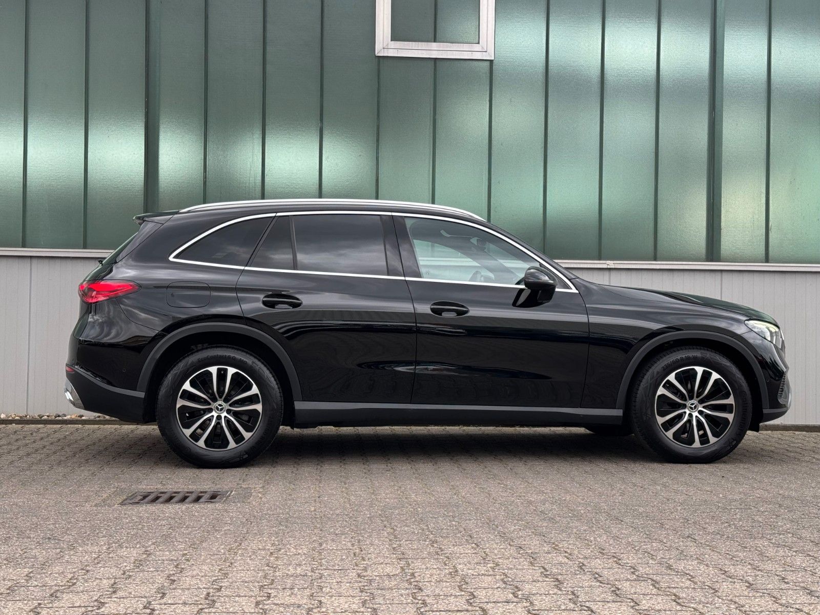 Fahrzeugabbildung Mercedes-Benz GLC 220d 4Matic Avantgarde *DIGITALLIGHT*