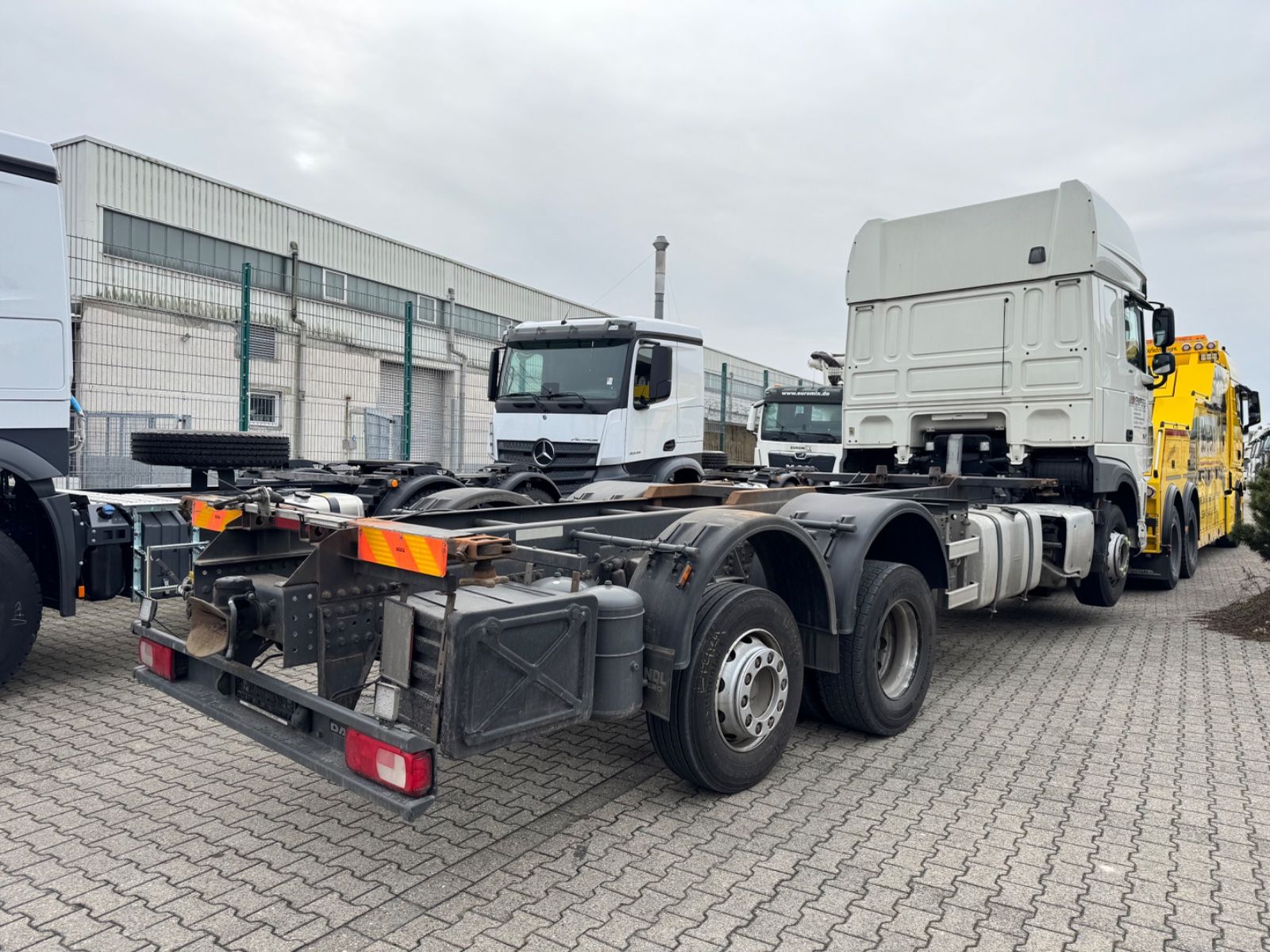 Fahrzeugabbildung DAF DAF XF 480 6X2 SSC Retarder 2xTanks Lift