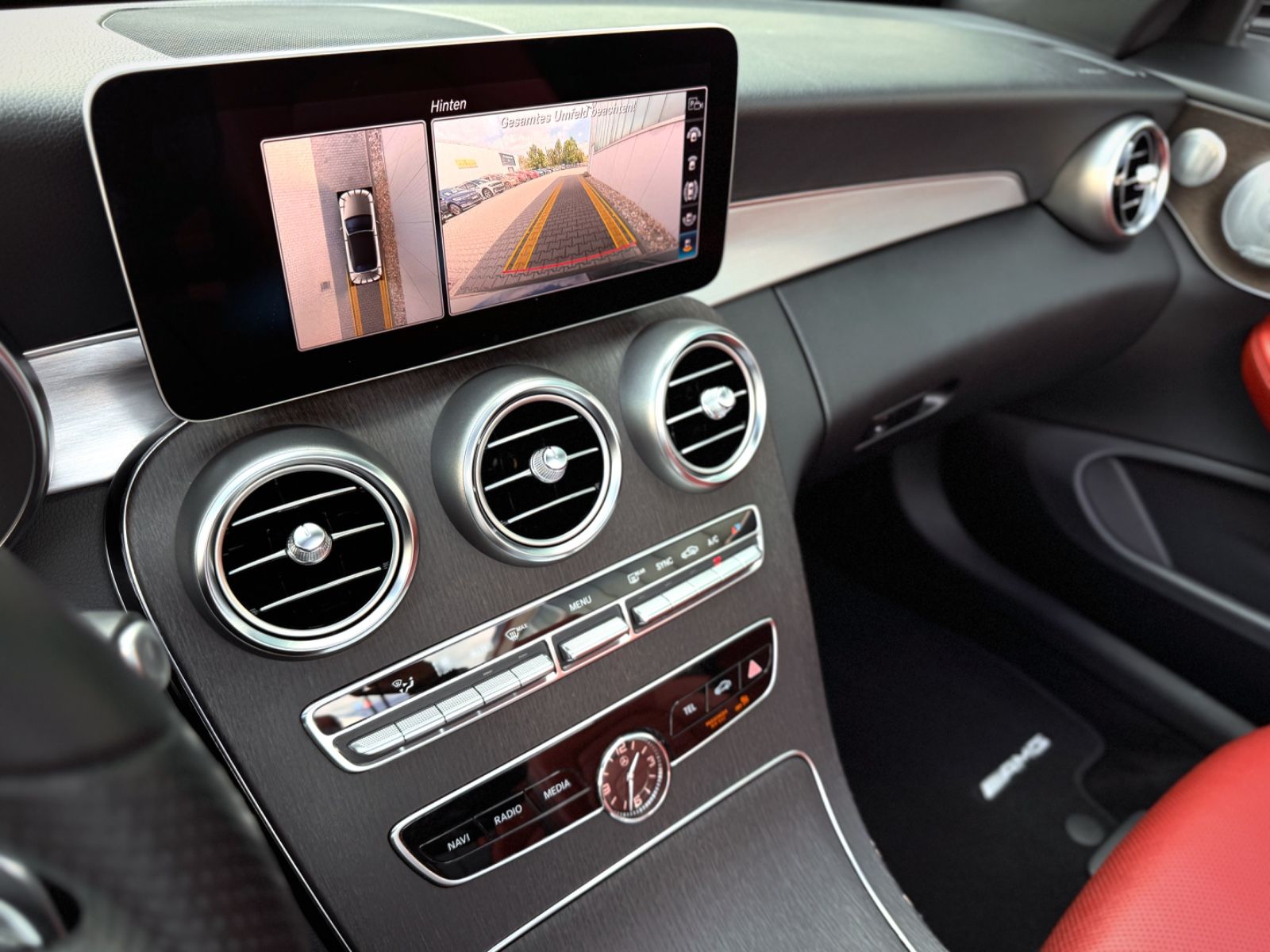Fahrzeugabbildung Mercedes-Benz C 300 Cabriolet AMG-Line*ASSIST|LEDER ROT|NIGHT*