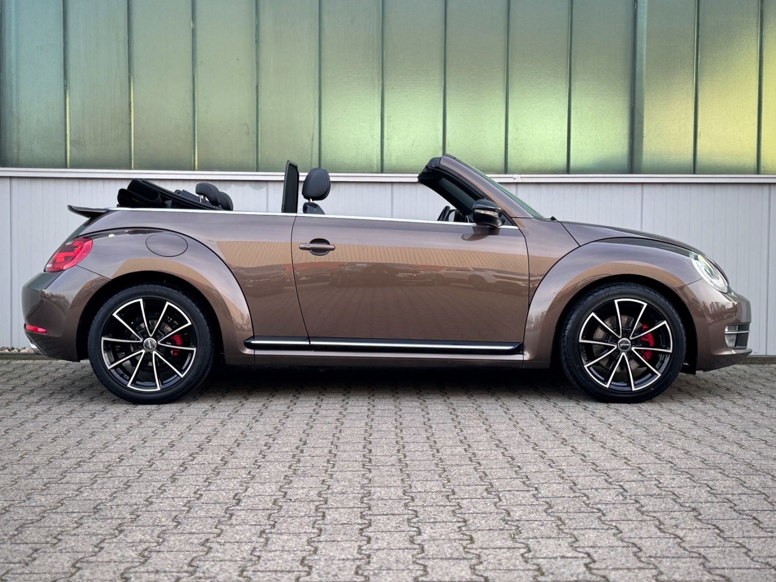Fahrzeugabbildung Volkswagen Beetle 2.0 TSI Cabriolet Sport*DSG|XENON|CAM*