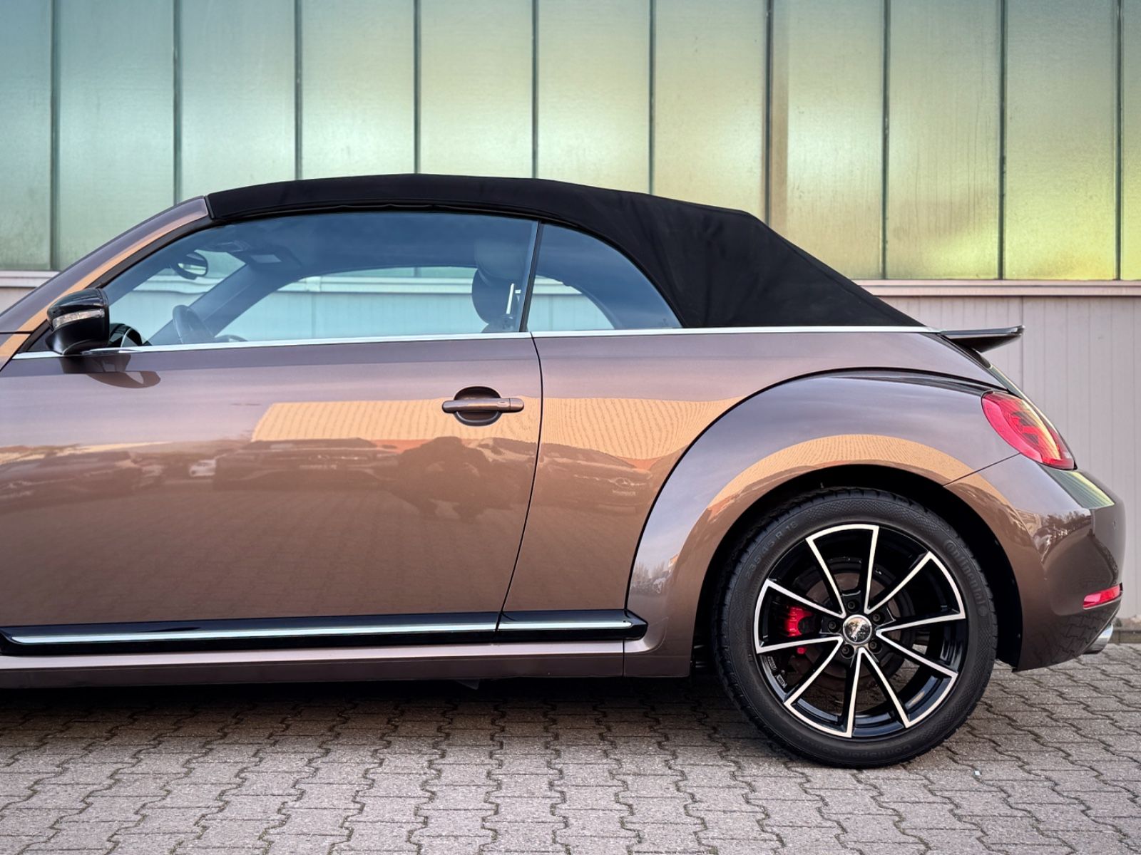Fahrzeugabbildung Volkswagen Beetle 2.0 TSI Cabriolet Sport*DSG|XENON|CAM*
