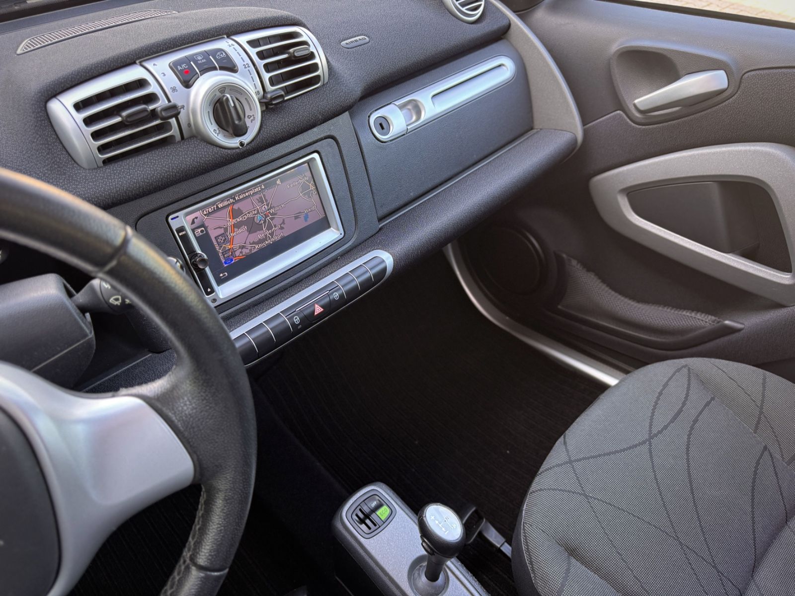 Fahrzeugabbildung Smart ForTwo Coupe MHD Passion *NAVI|TEL|KLIMA*