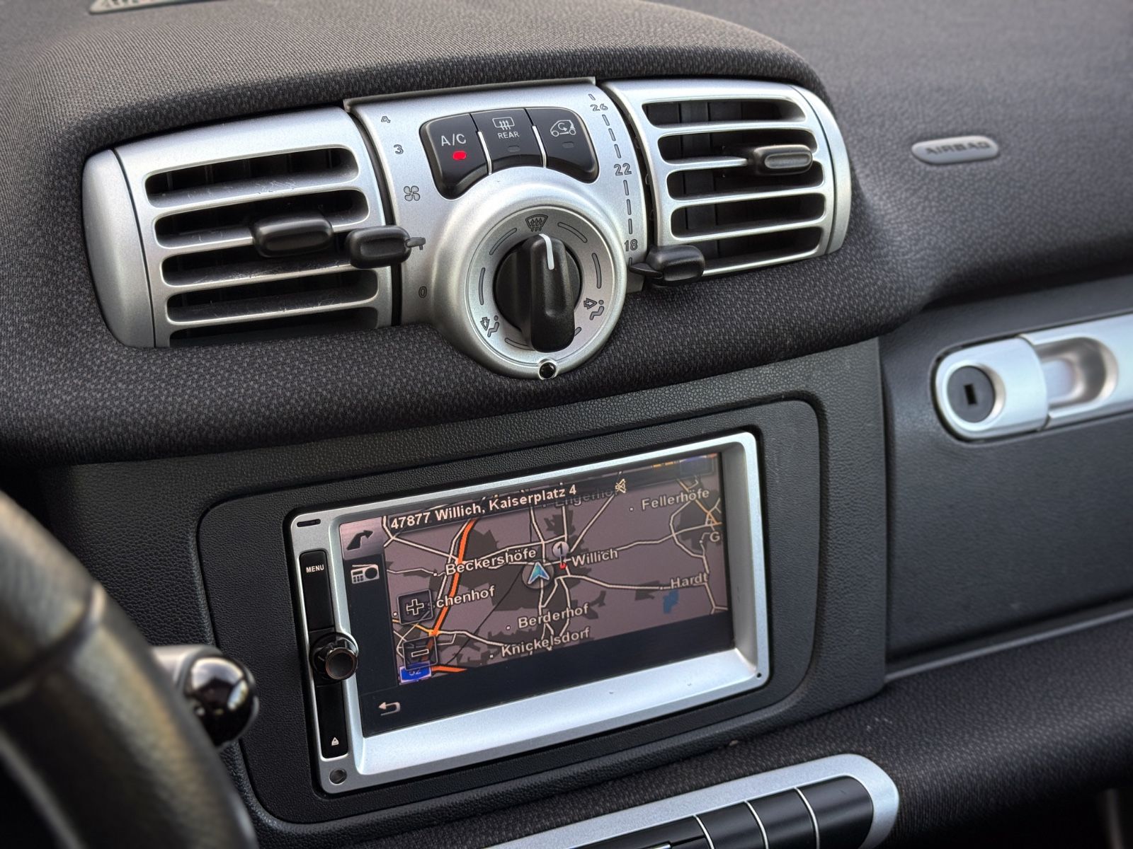 Fahrzeugabbildung Smart ForTwo Coupe MHD Passion *NAVI|TEL|KLIMA*