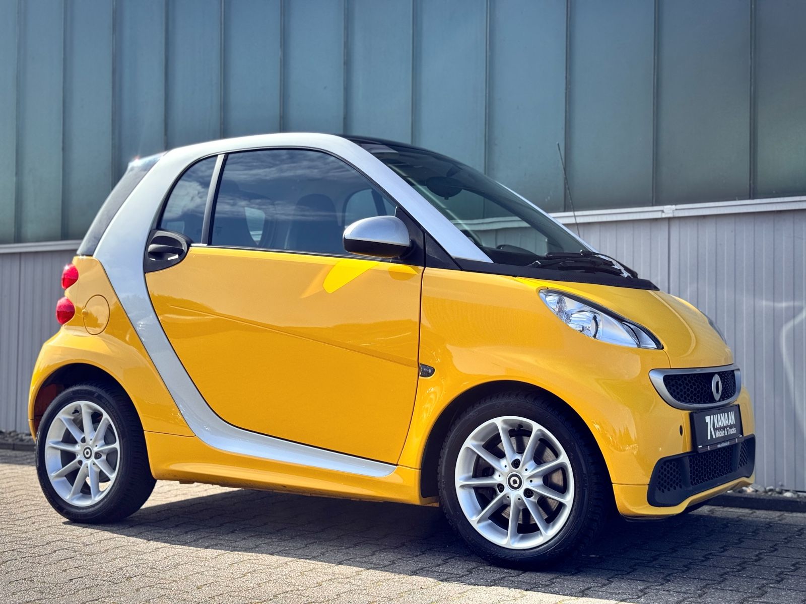 Fahrzeugabbildung Smart ForTwo Coupe MHD Passion *NAVI|TEL|KLIMA*