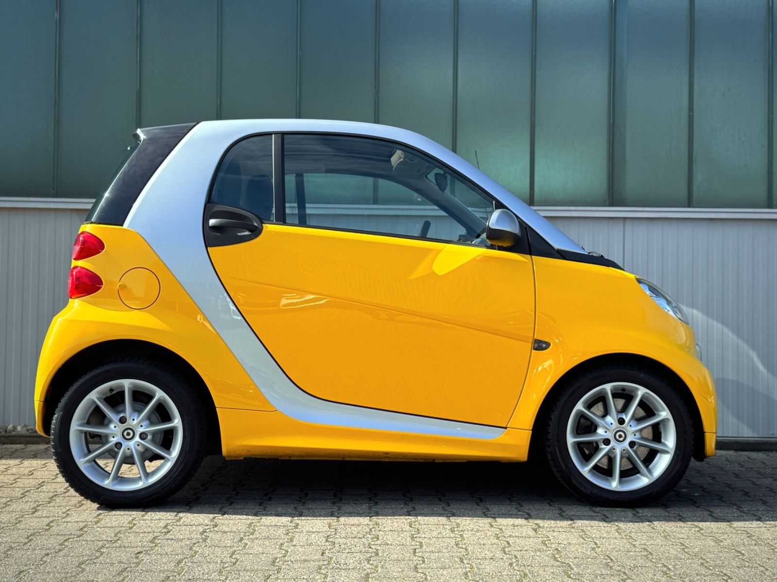 Fahrzeugabbildung Smart ForTwo Coupe MHD Passion *NAVI|TEL|KLIMA*
