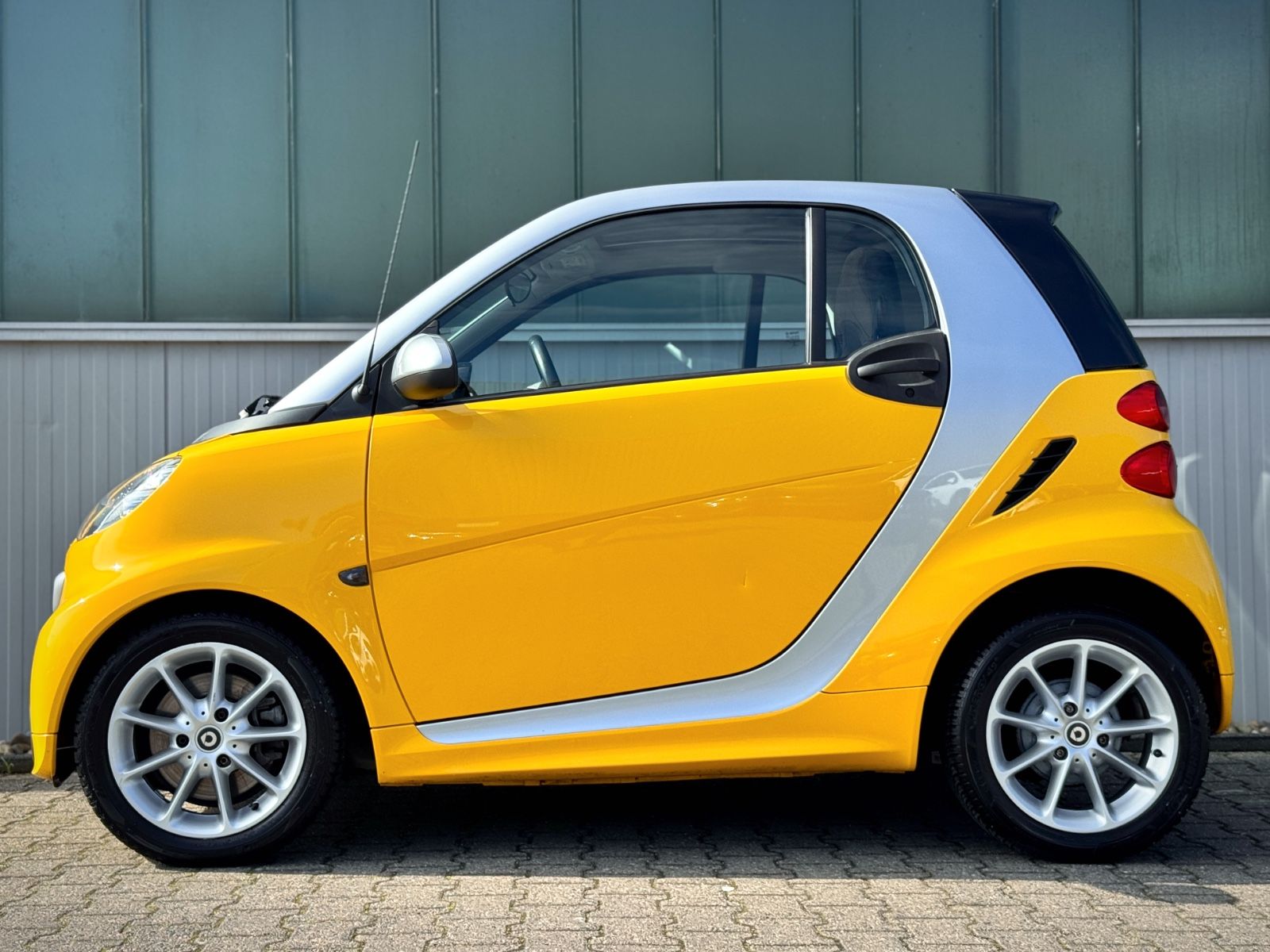 Fahrzeugabbildung Smart ForTwo Coupe MHD Passion *NAVI|TEL|KLIMA*